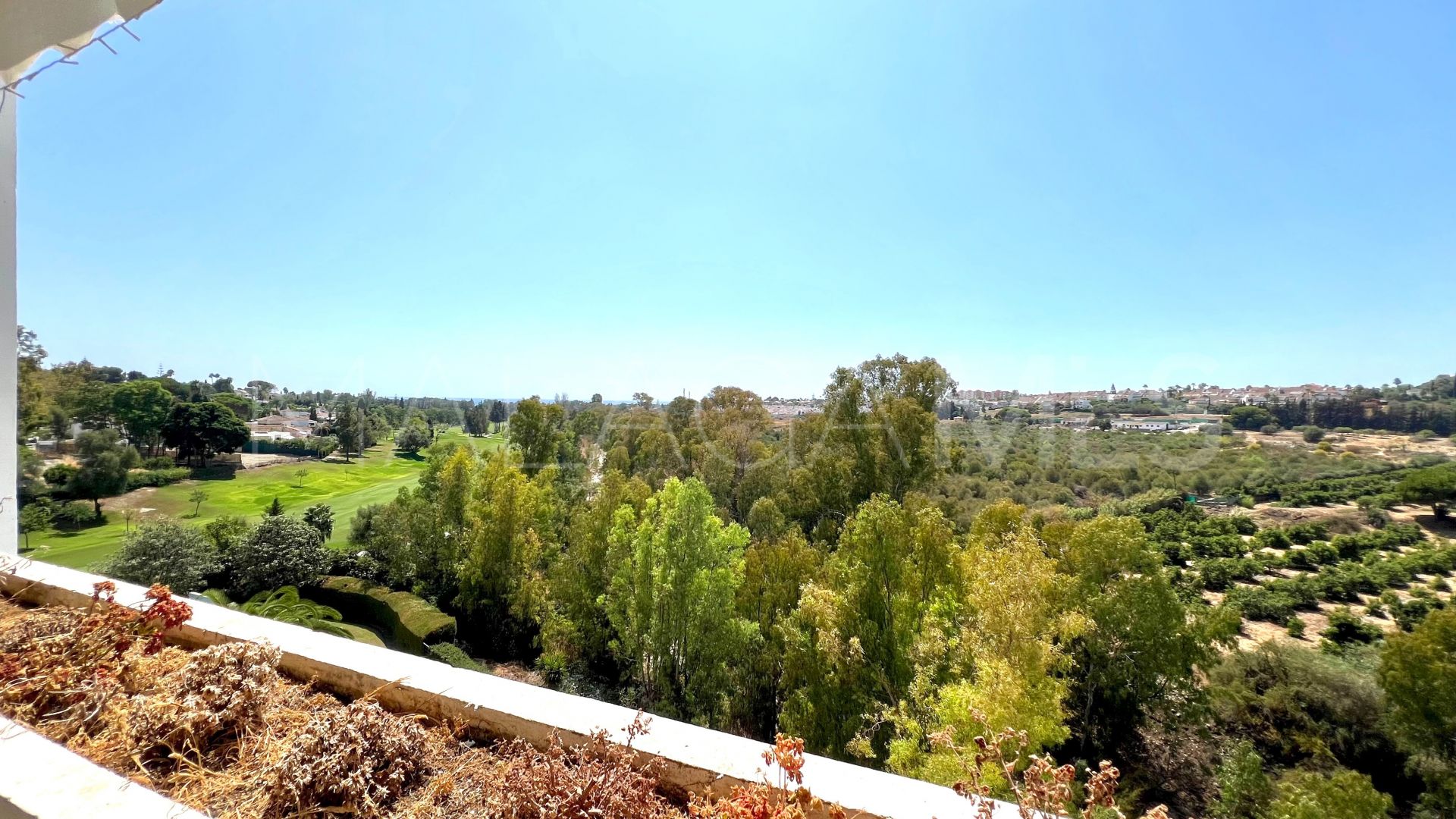 For sale apartment with 3 bedrooms in Guadalmina Alta