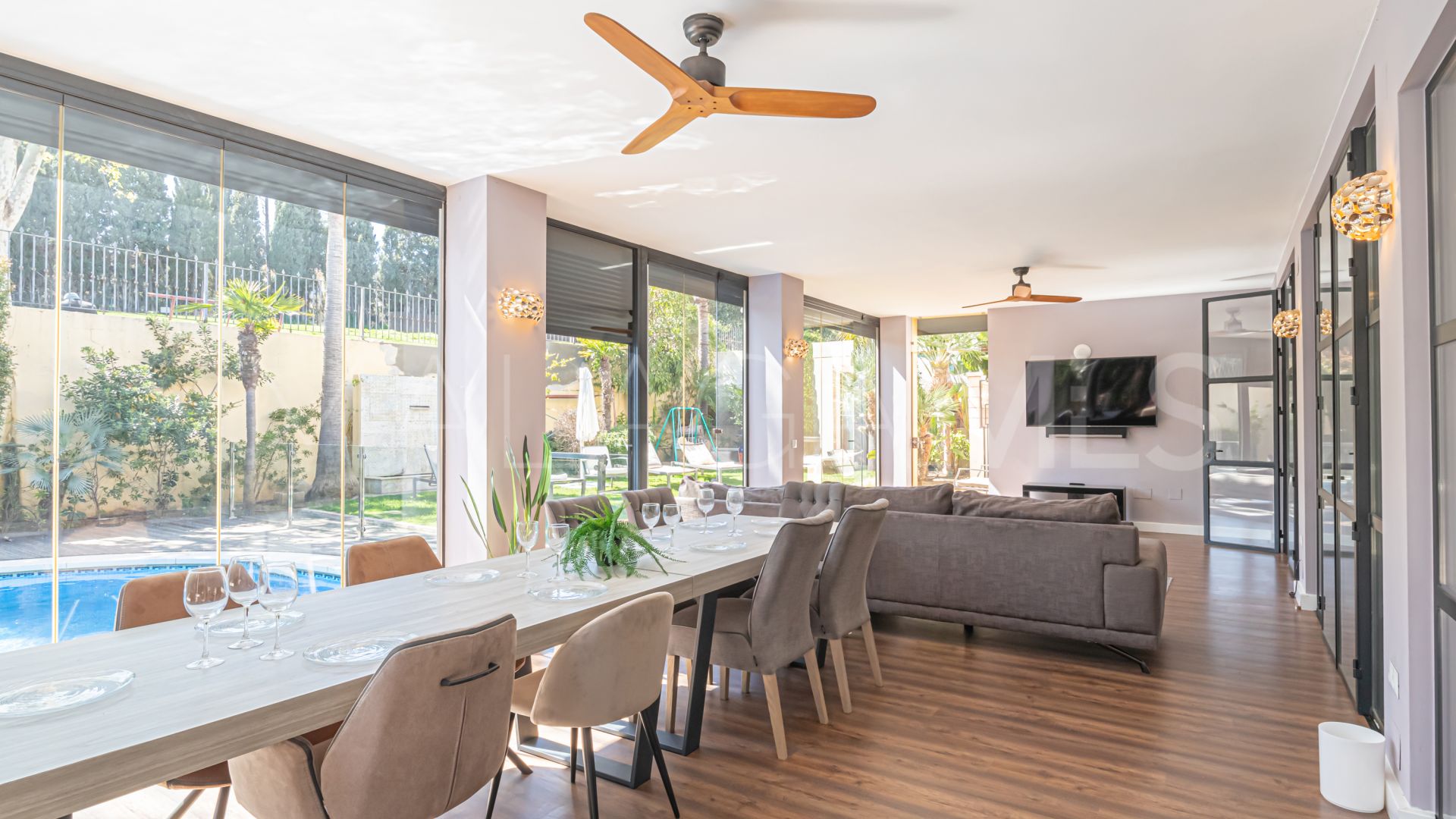Villa for sale in Guadalmina Alta