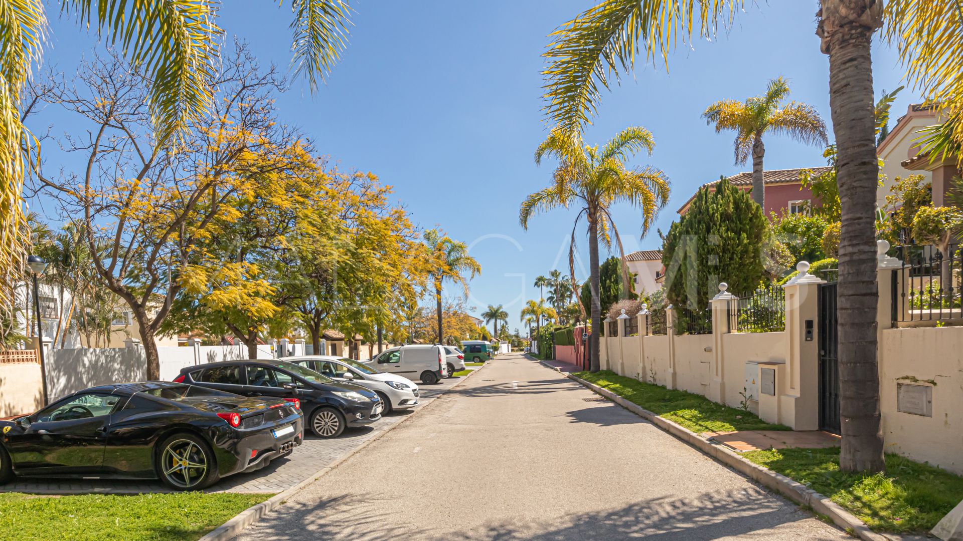 Villa for sale in Guadalmina Alta