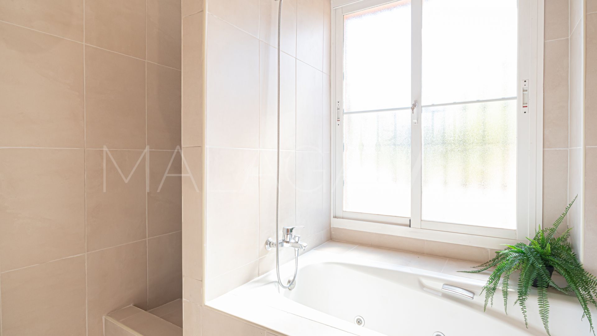 Villa for sale in Guadalmina Alta