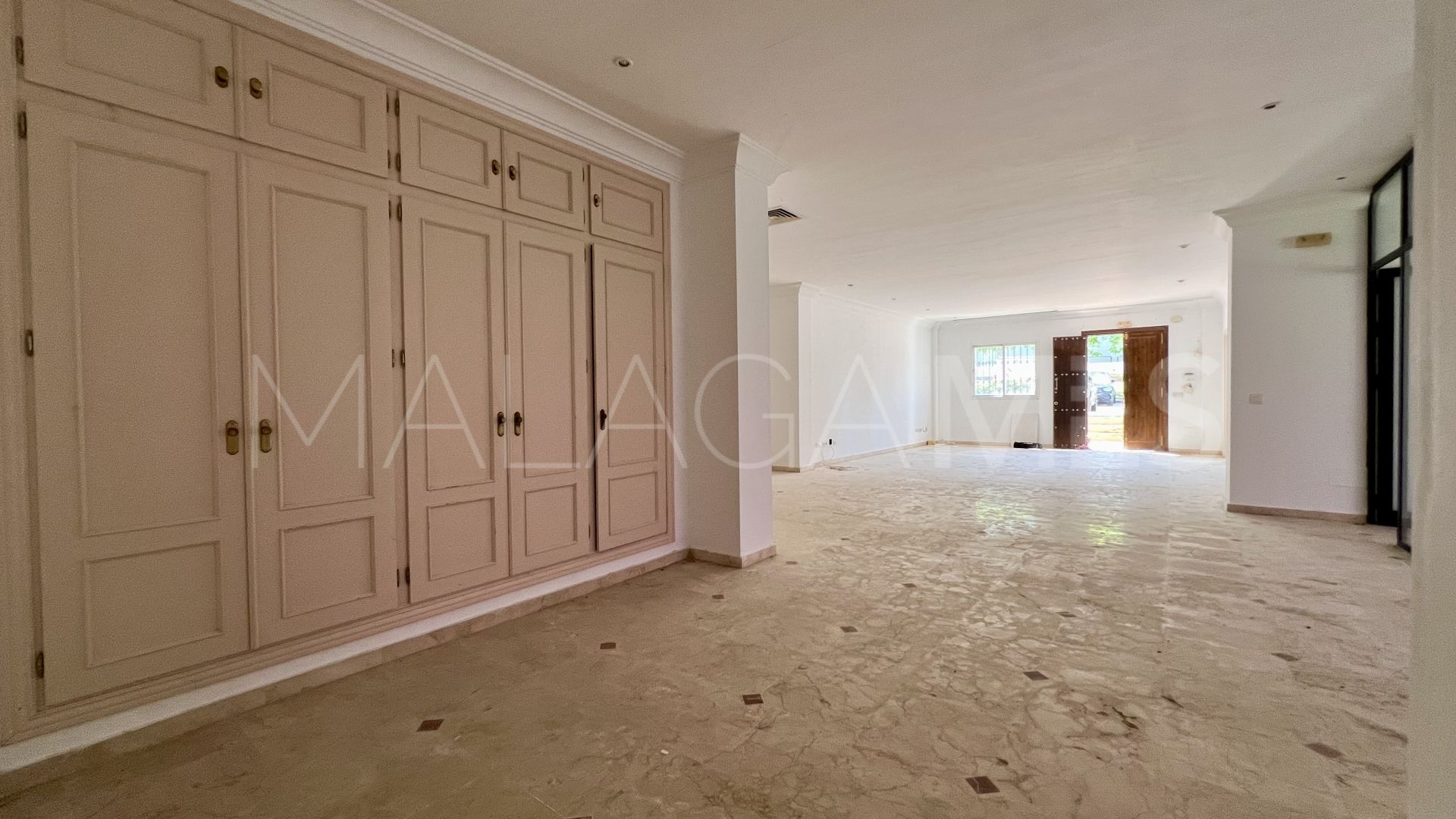 Commercial for sale in Guadalmina Alta