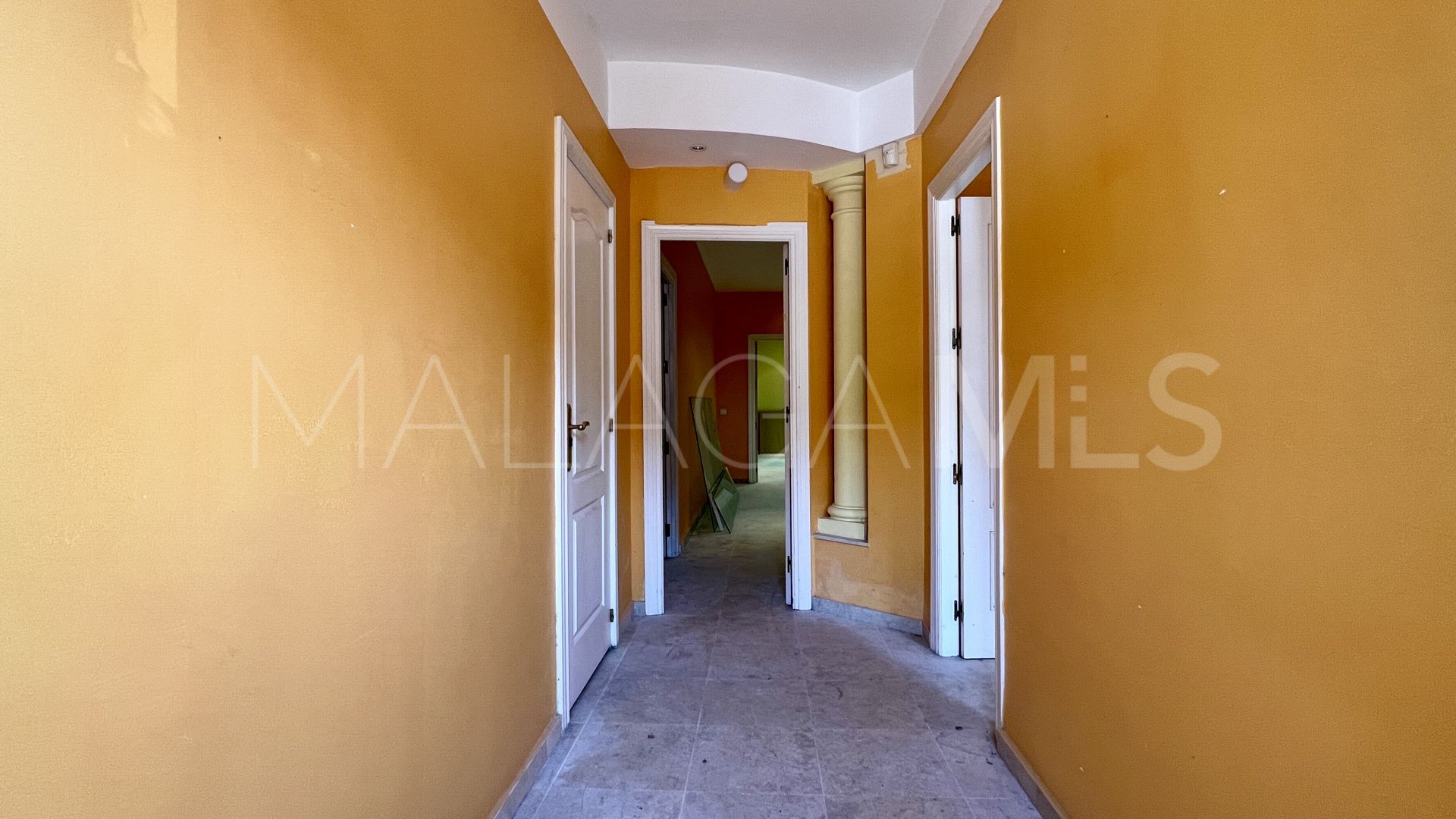 Commercial for sale in Guadalmina Alta