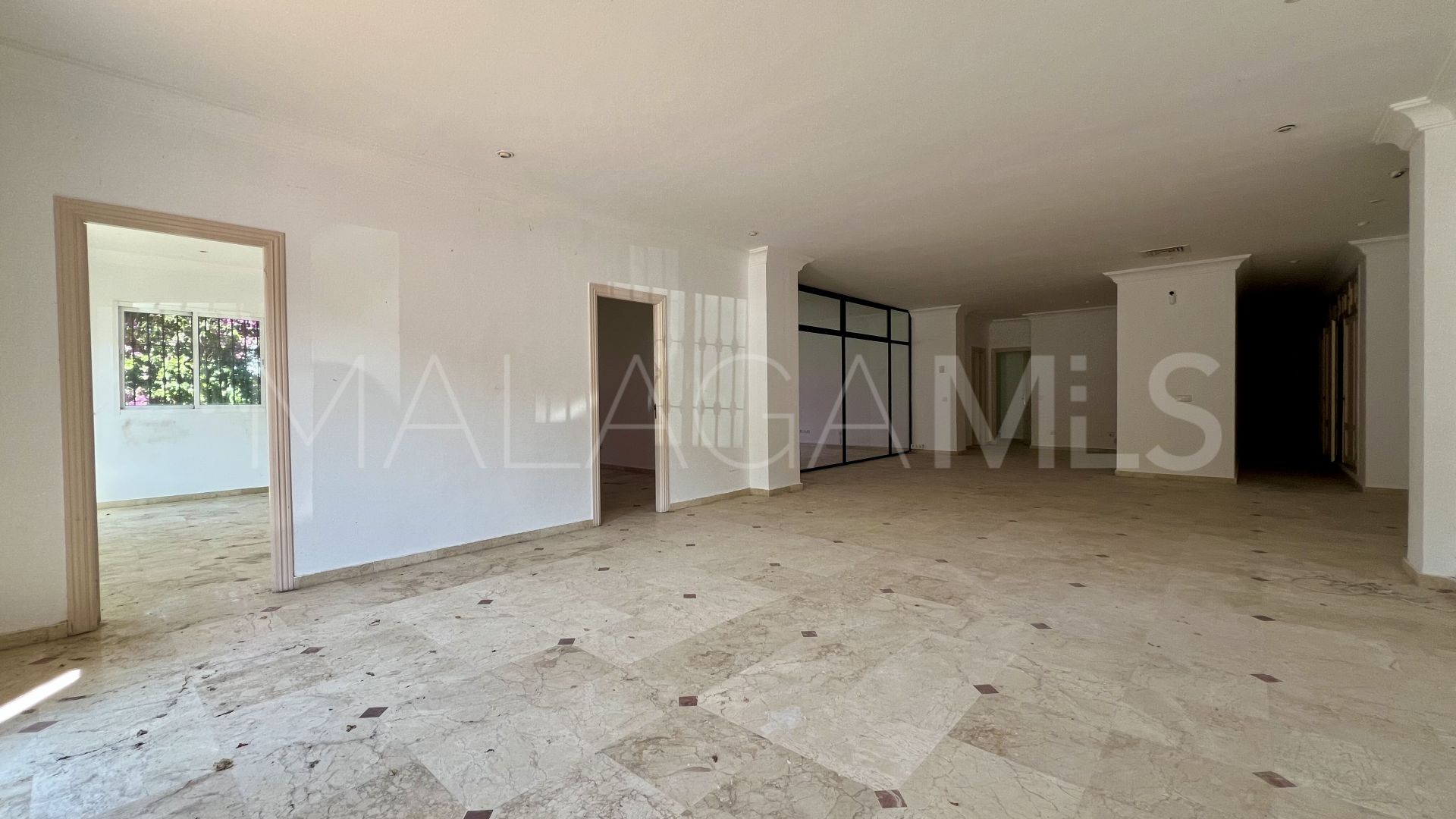 Commercial for sale in Guadalmina Alta