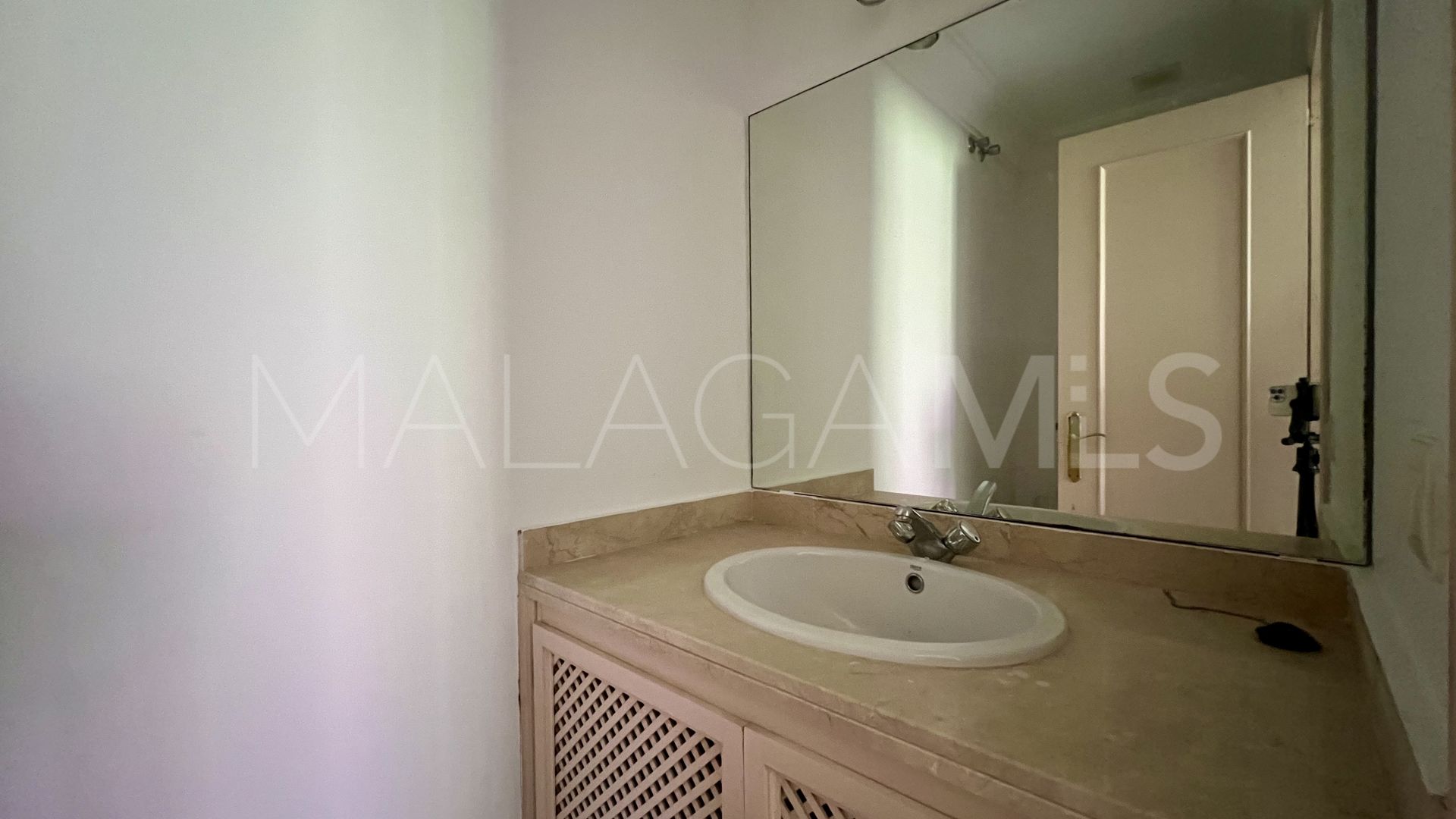 Commercial for sale in Guadalmina Alta