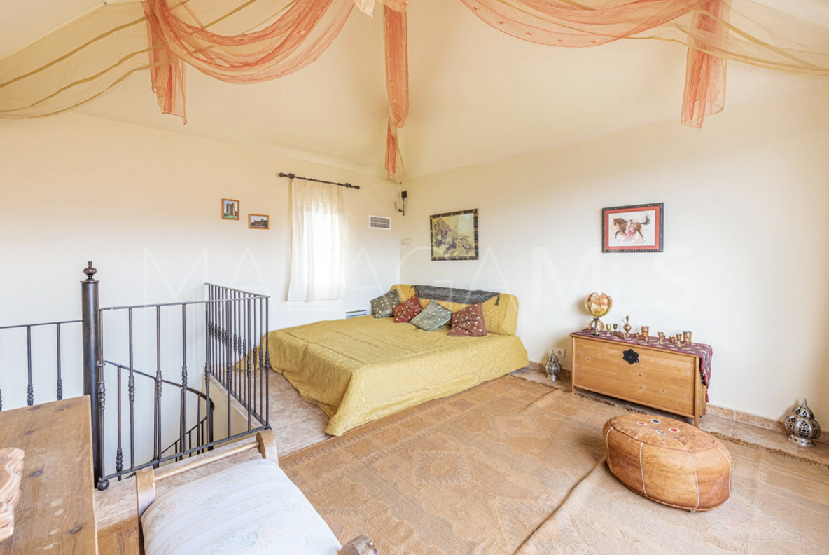Se vende villa in Forest Hills