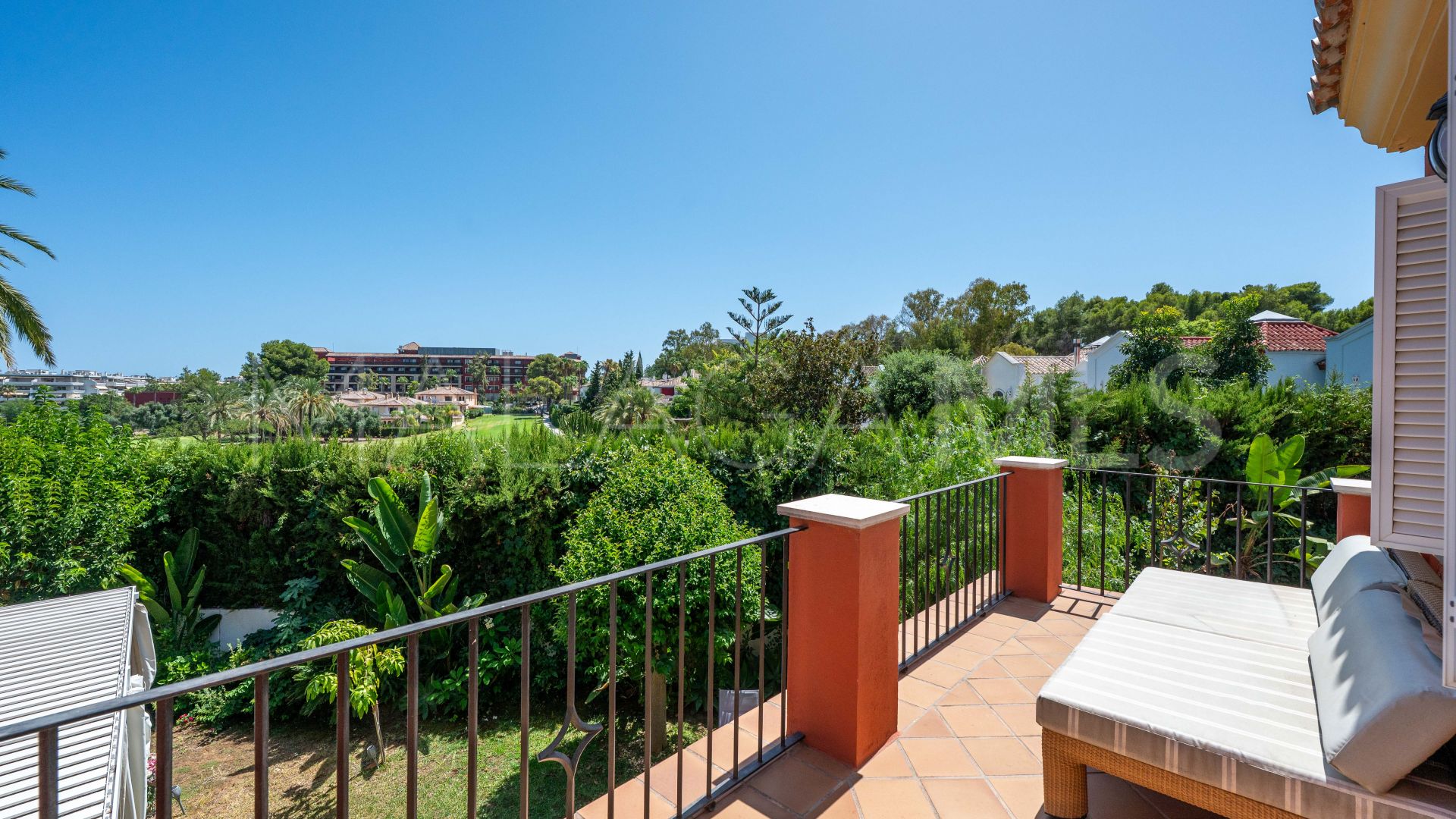 Maison de ville for sale in Guadalmina Alta