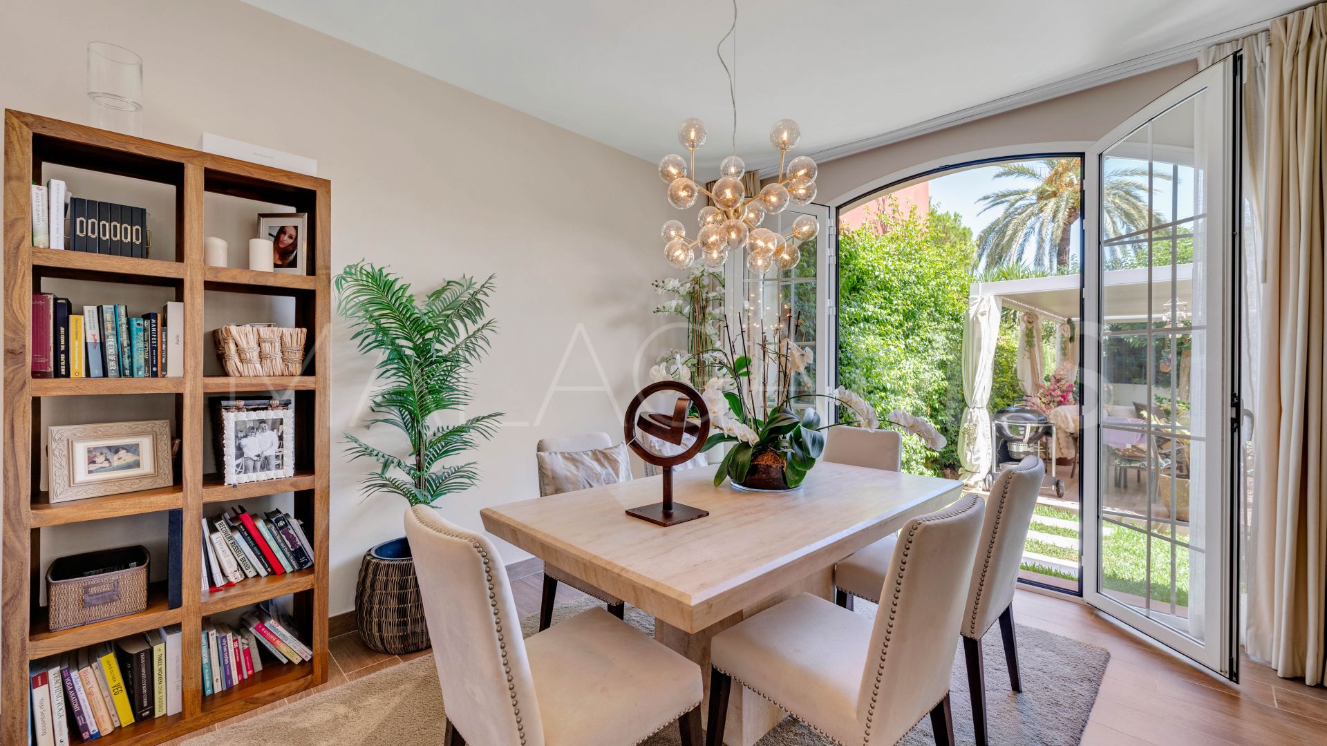 Maison de ville for sale in Guadalmina Alta