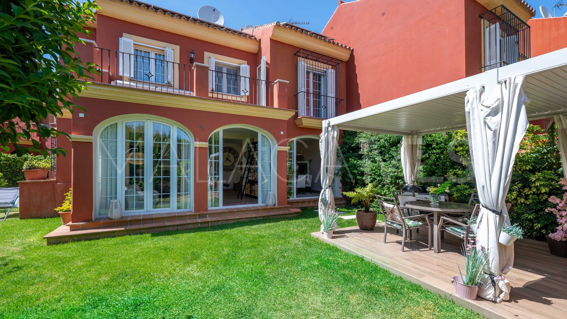 Maison de ville for sale in Guadalmina Alta