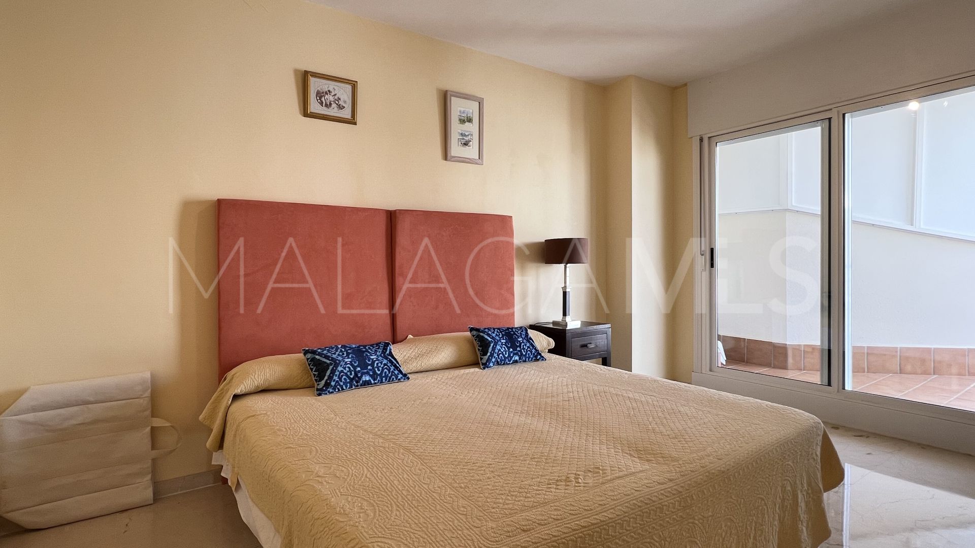 Zweistöckiges penthouse for sale in Guadalmina Alta