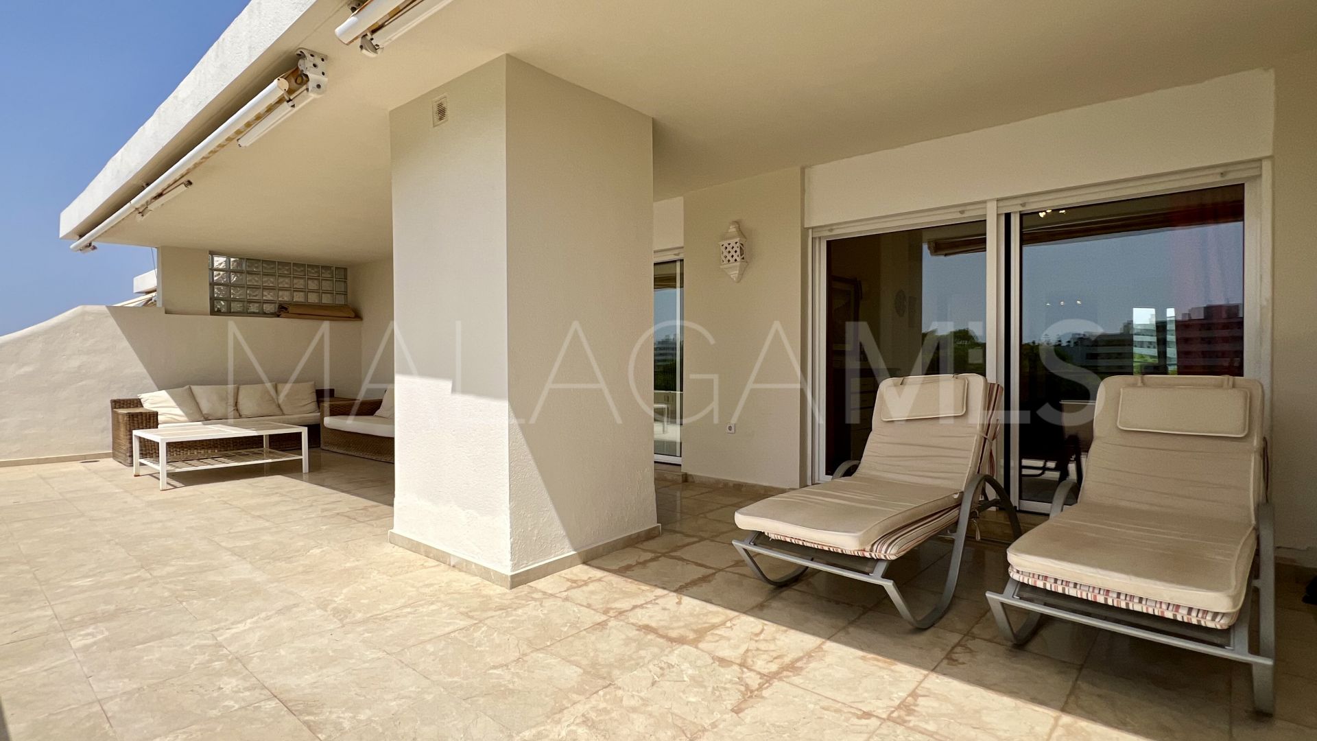 Zweistöckiges penthouse for sale in Guadalmina Alta