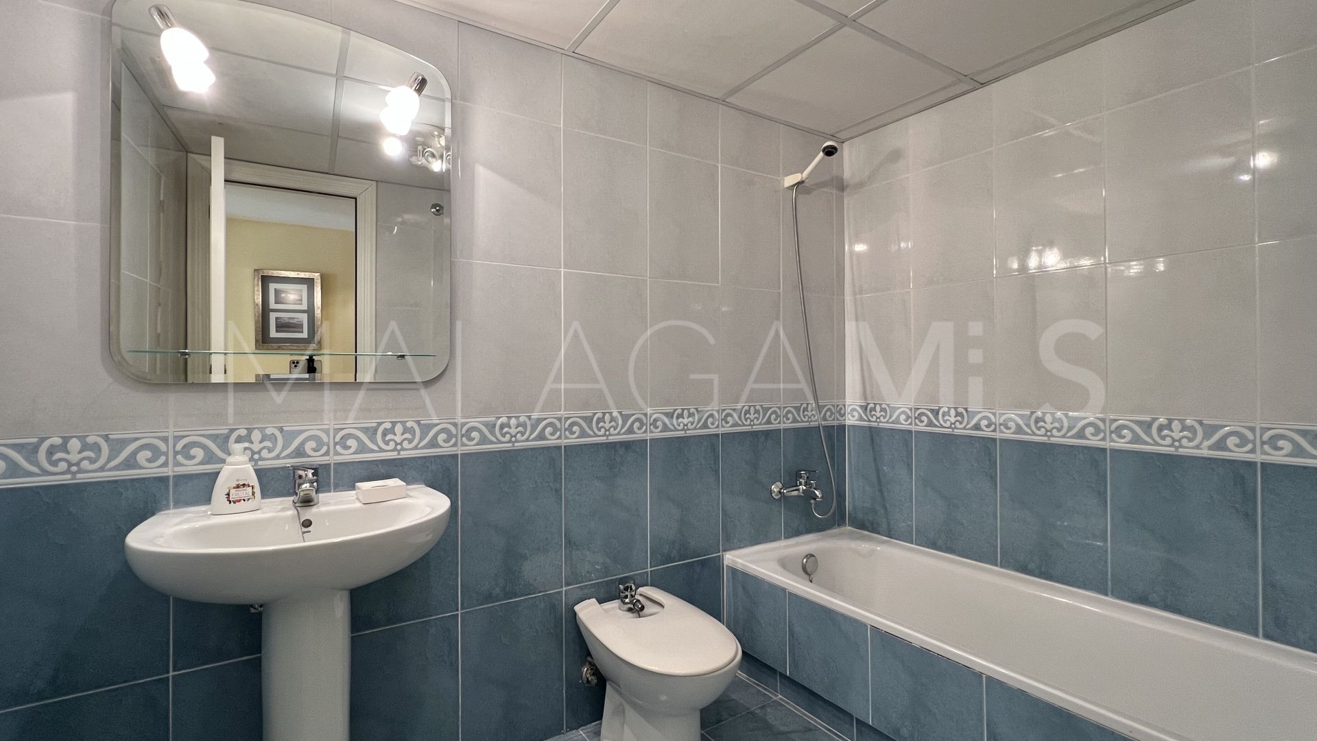 Zweistöckiges penthouse for sale in Guadalmina Alta