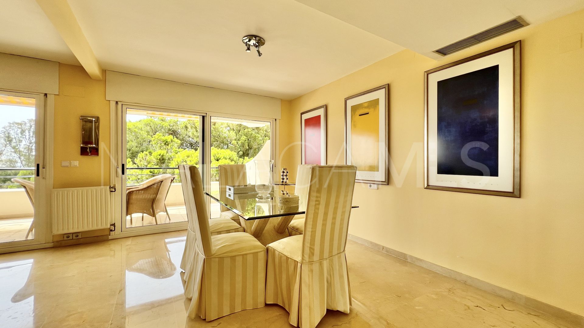 Zweistöckiges penthouse for sale in Guadalmina Alta