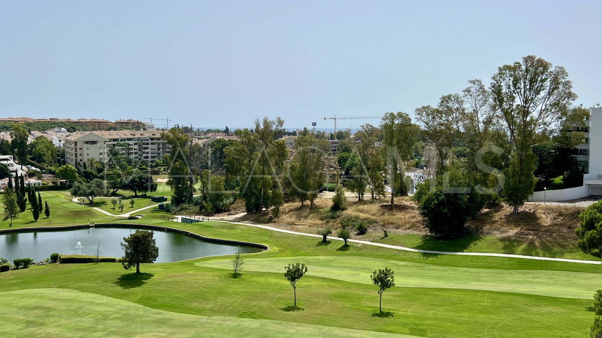 Zweistöckiges penthouse for sale in Guadalmina Alta