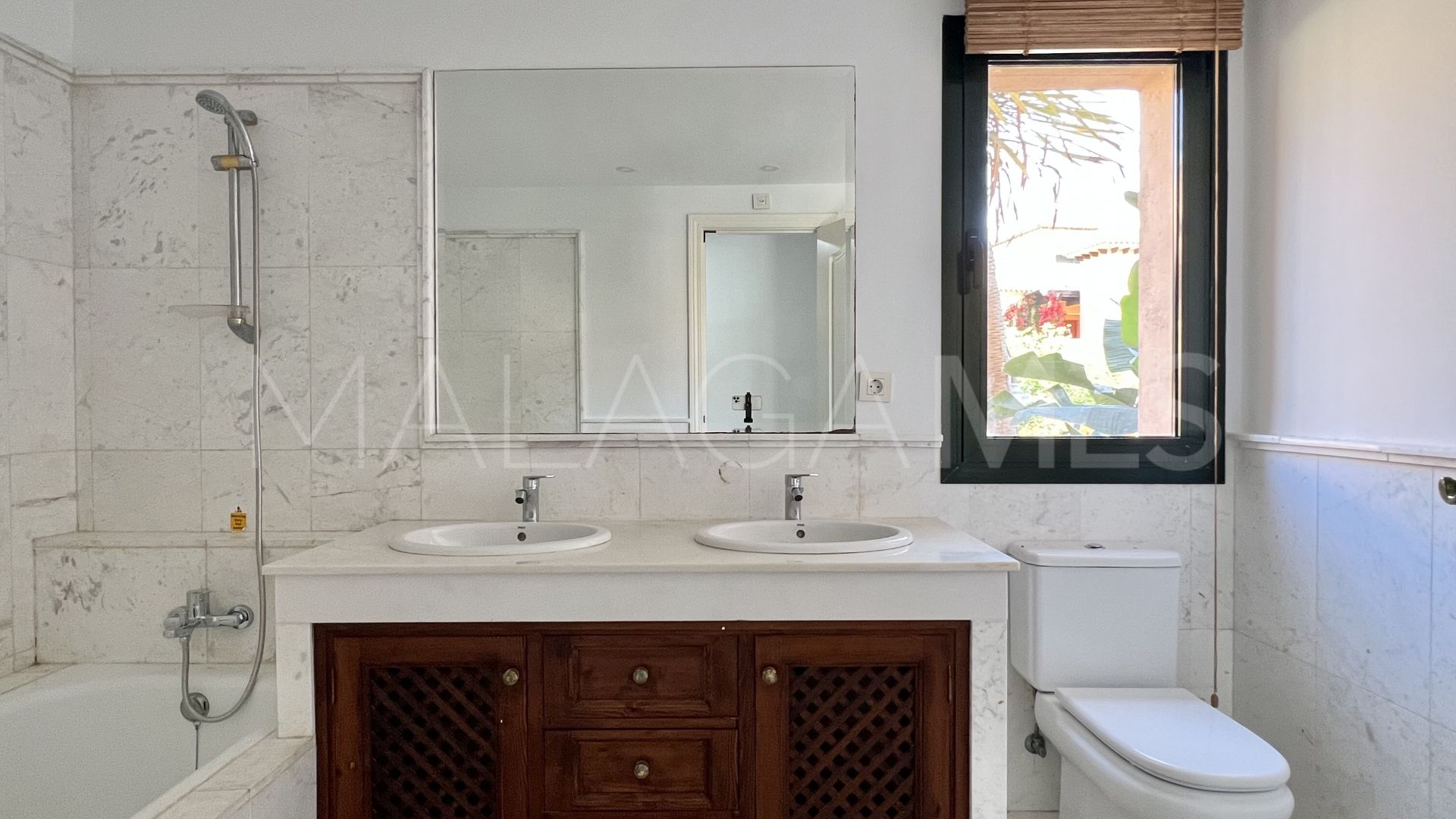 Ground floor apartment with 2 bedrooms for sale in El Campanario