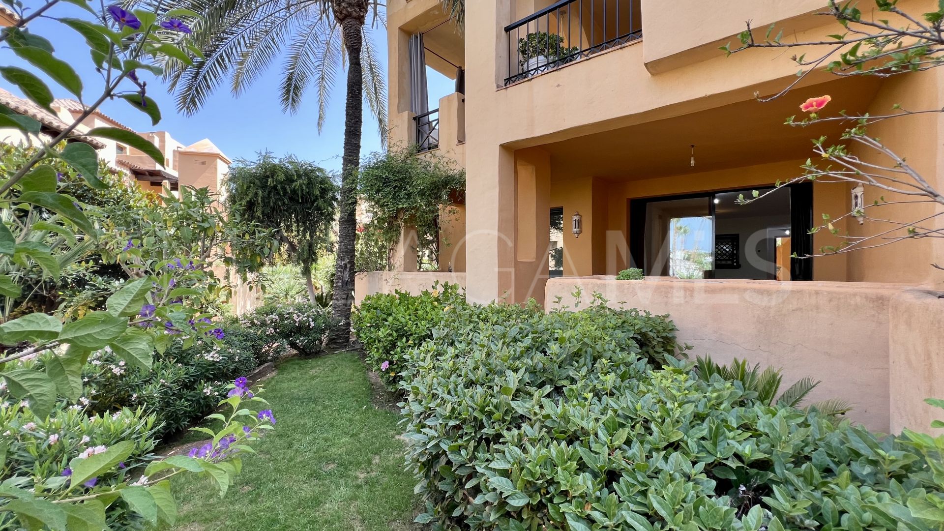 Ground floor apartment with 2 bedrooms for sale in El Campanario