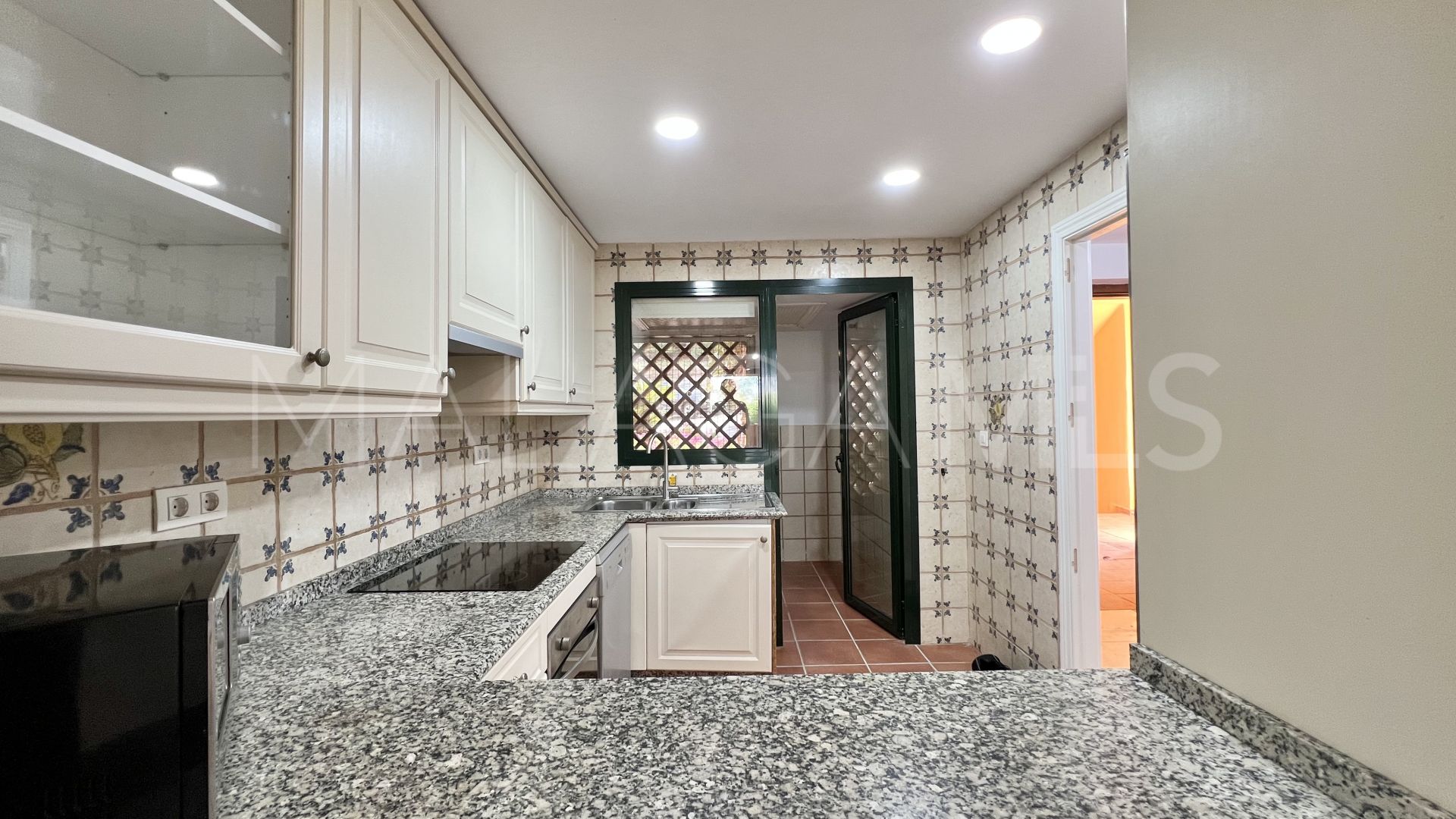 Ground floor apartment with 2 bedrooms for sale in El Campanario