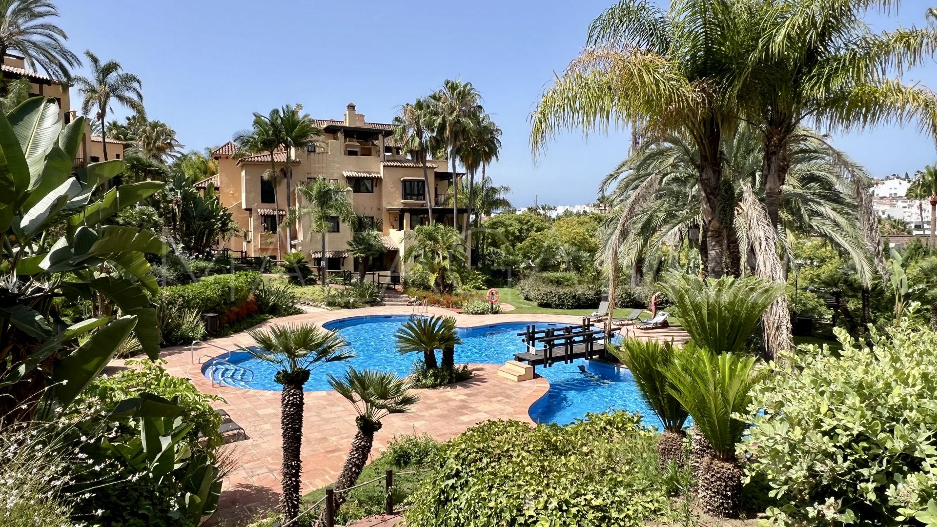 Ground floor apartment with 2 bedrooms for sale in El Campanario