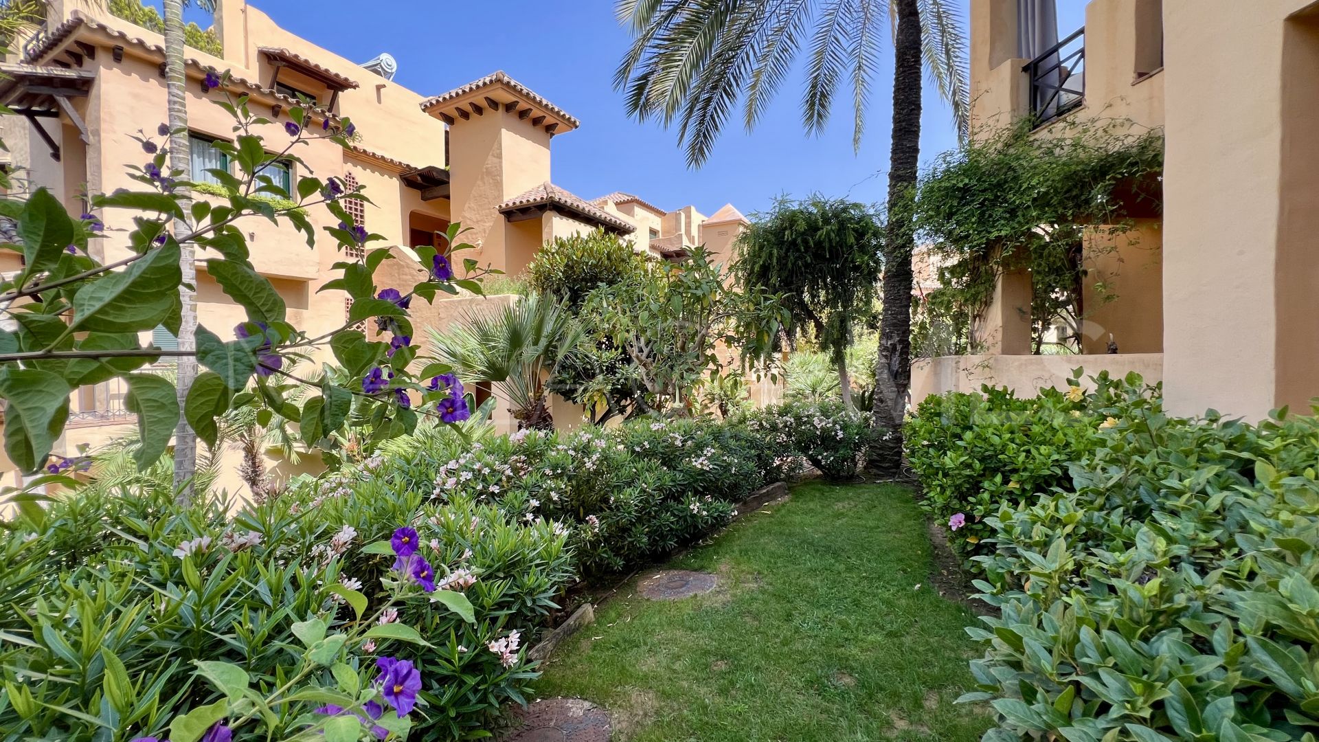 Ground floor apartment with 2 bedrooms for sale in El Campanario