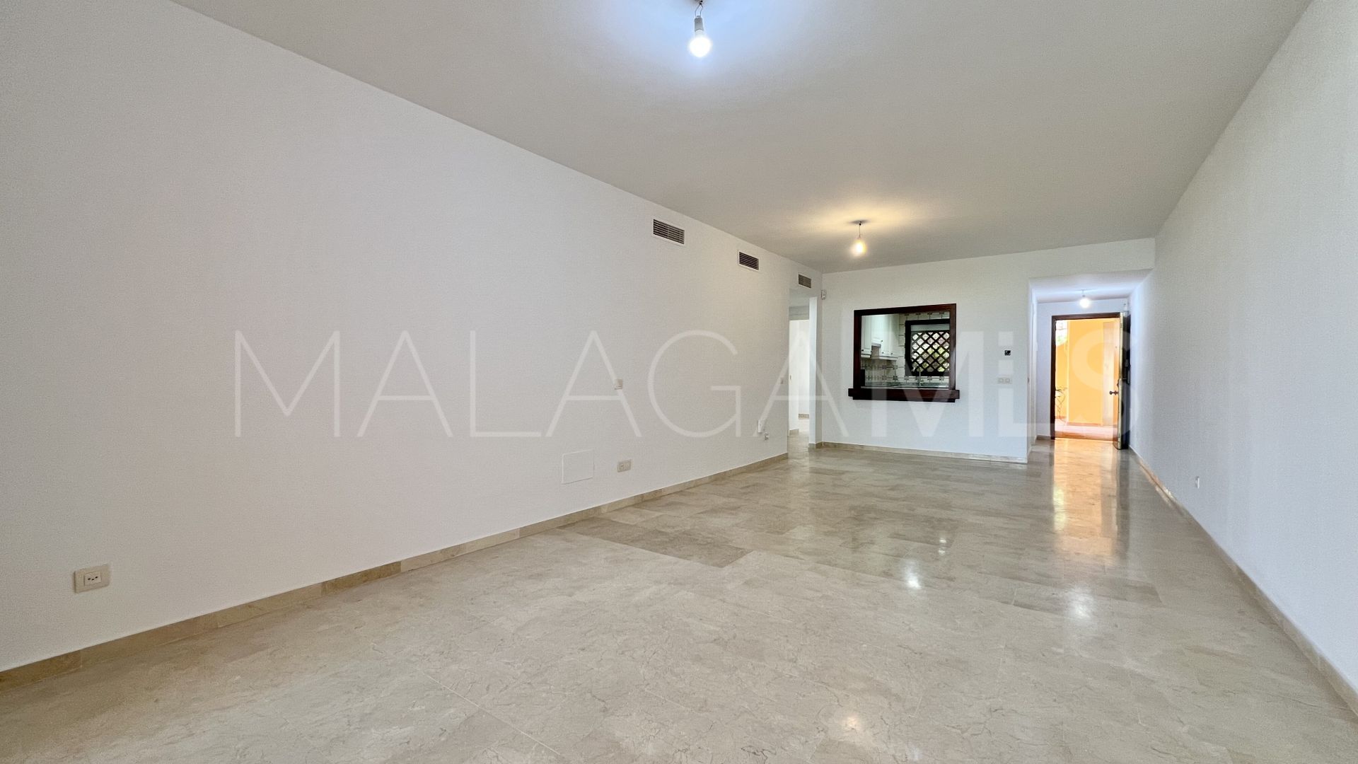 Ground floor apartment with 2 bedrooms for sale in El Campanario