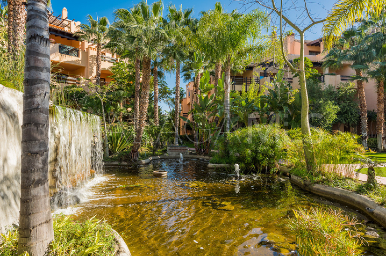 Ground floor apartment with 2 bedrooms for sale in El Campanario