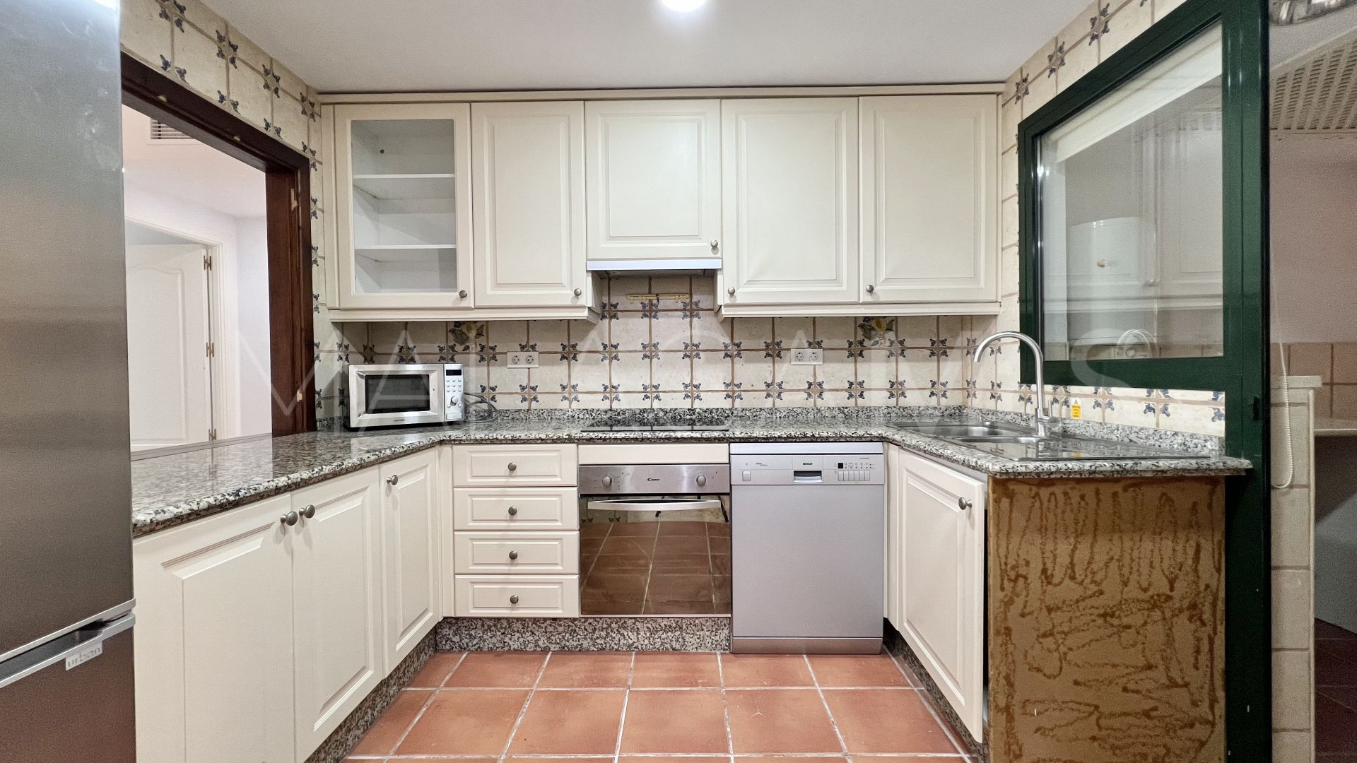 Ground floor apartment with 2 bedrooms for sale in El Campanario