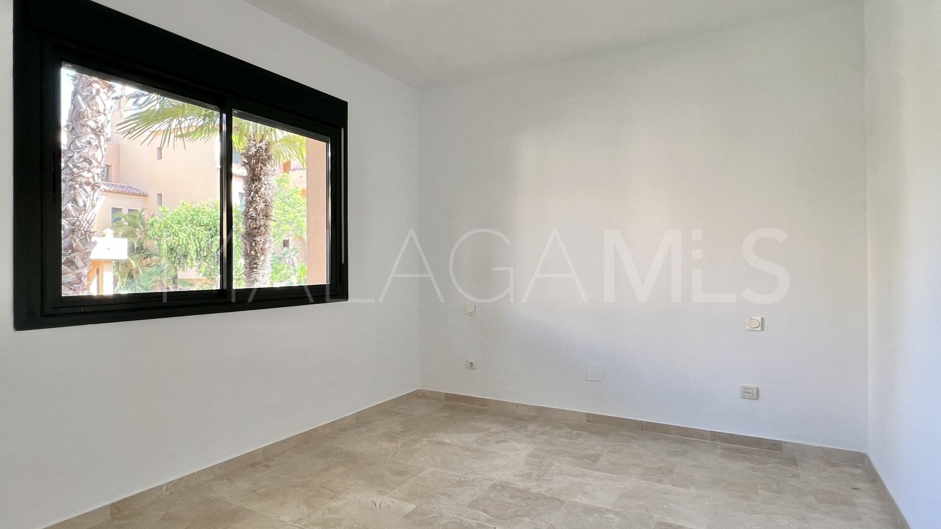 Ground floor apartment with 2 bedrooms for sale in El Campanario
