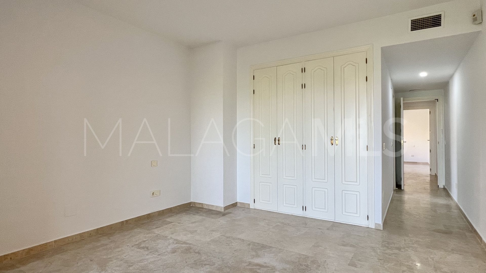 Ground floor apartment with 2 bedrooms for sale in El Campanario