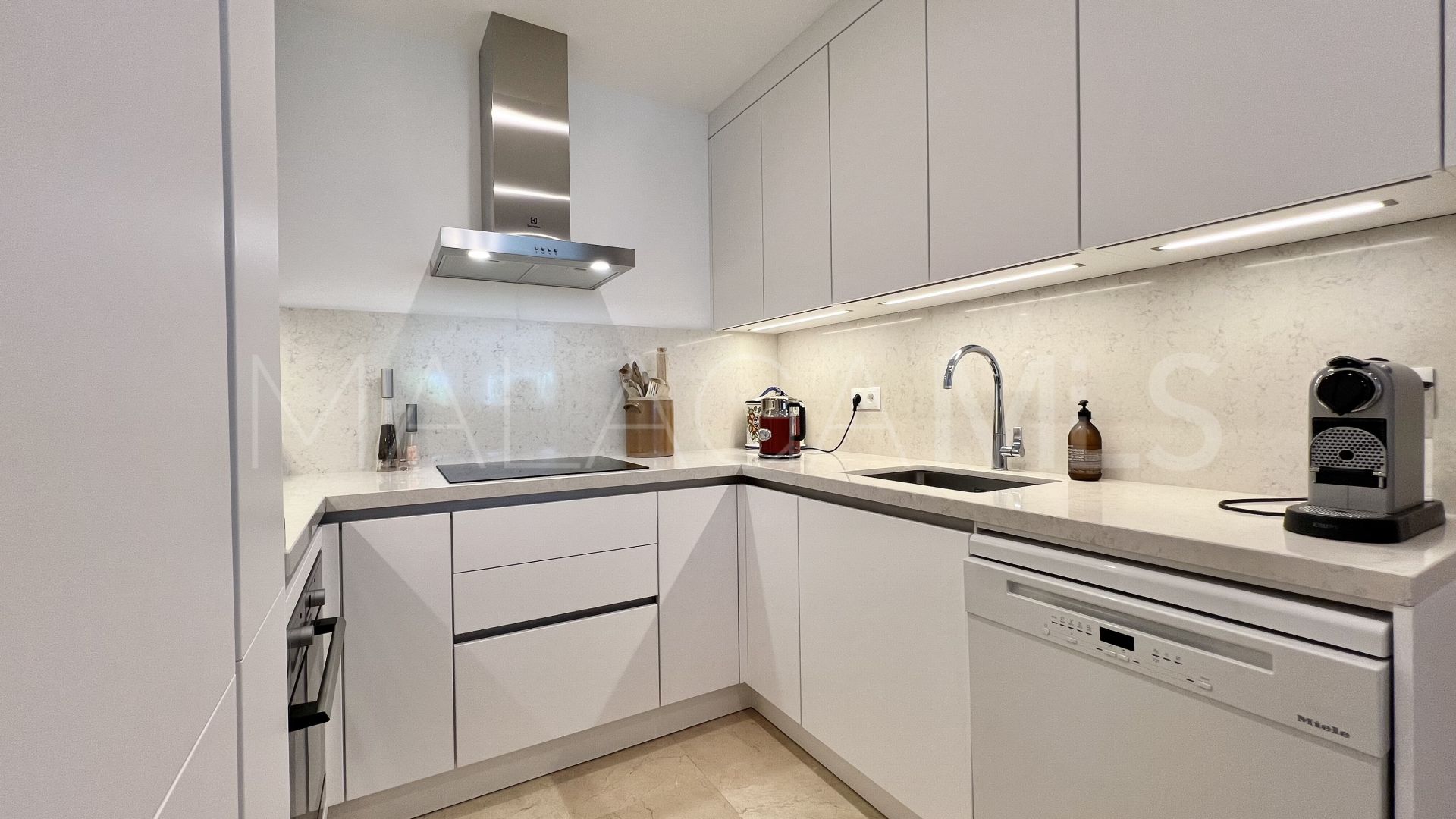 Apartamento with 4 bedrooms for sale in Guadalmina Baja