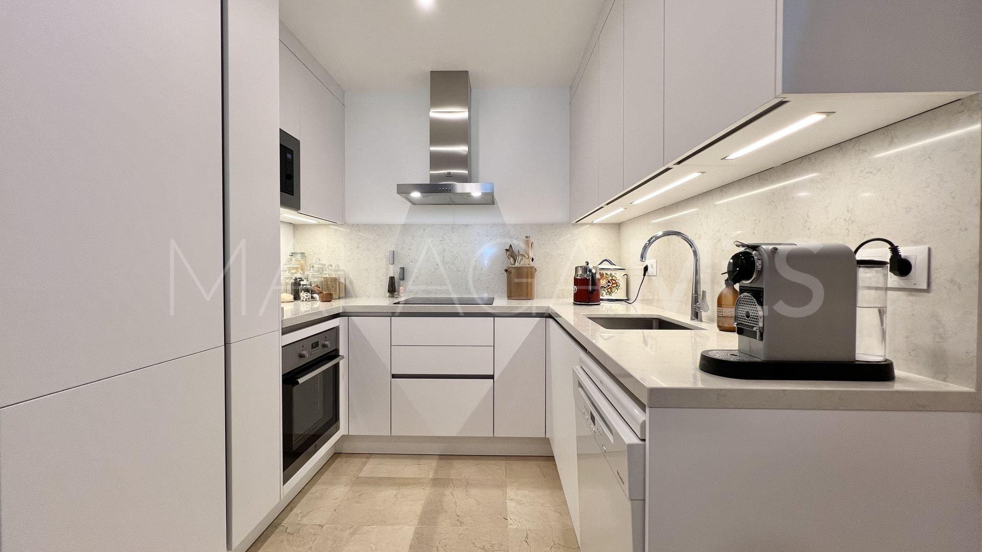 Apartamento with 4 bedrooms for sale in Guadalmina Baja