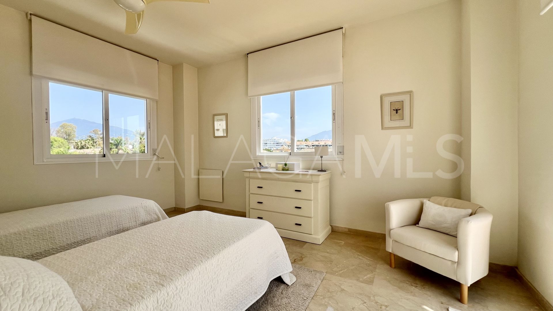 Villa for sale in Guadalmina Alta