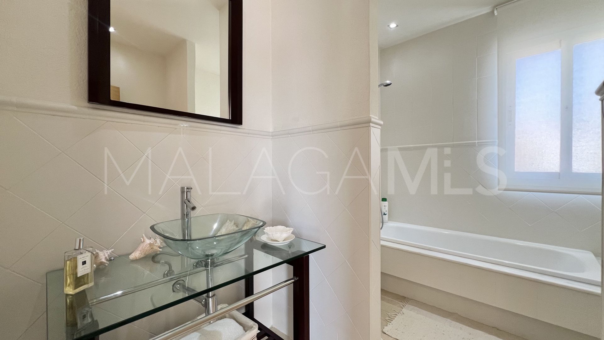 Villa for sale in Guadalmina Alta