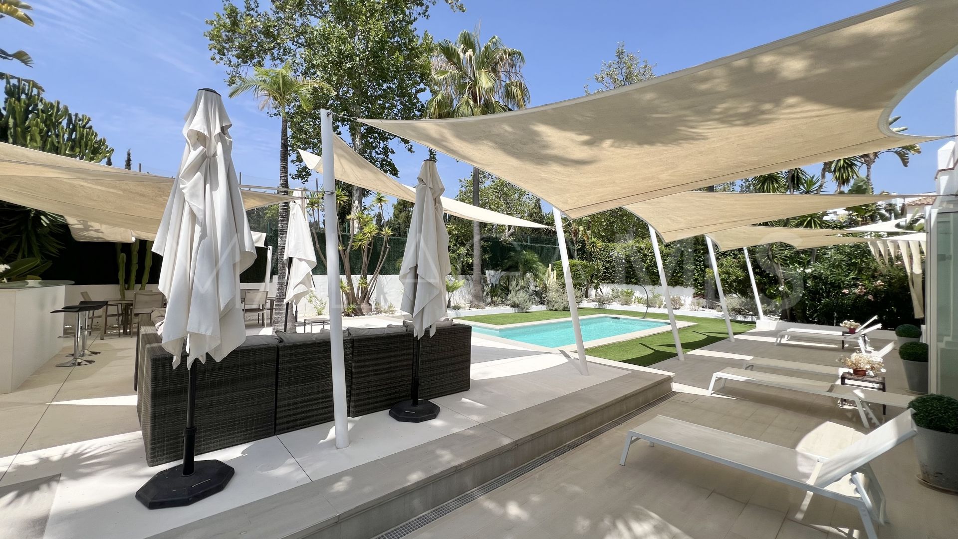 Villa for sale in Guadalmina Alta