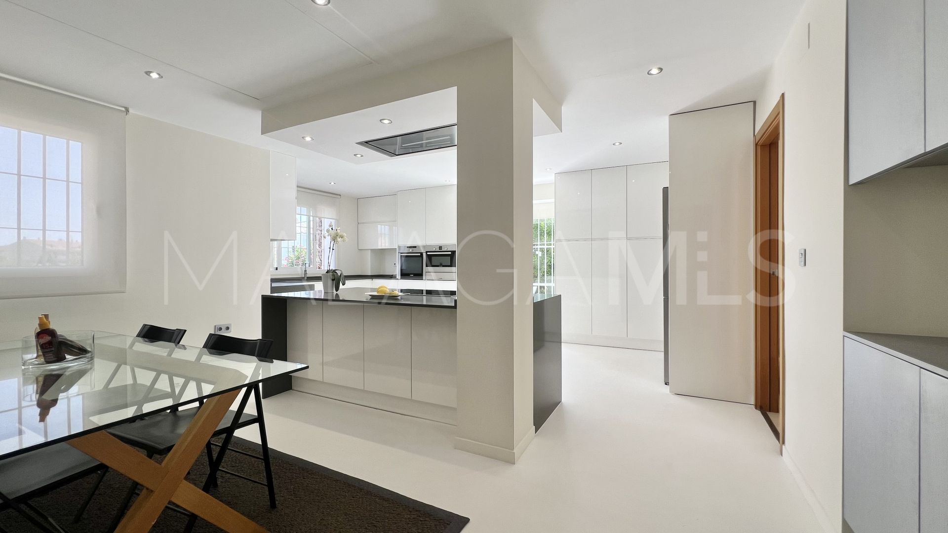 Villa for sale in Guadalmina Alta