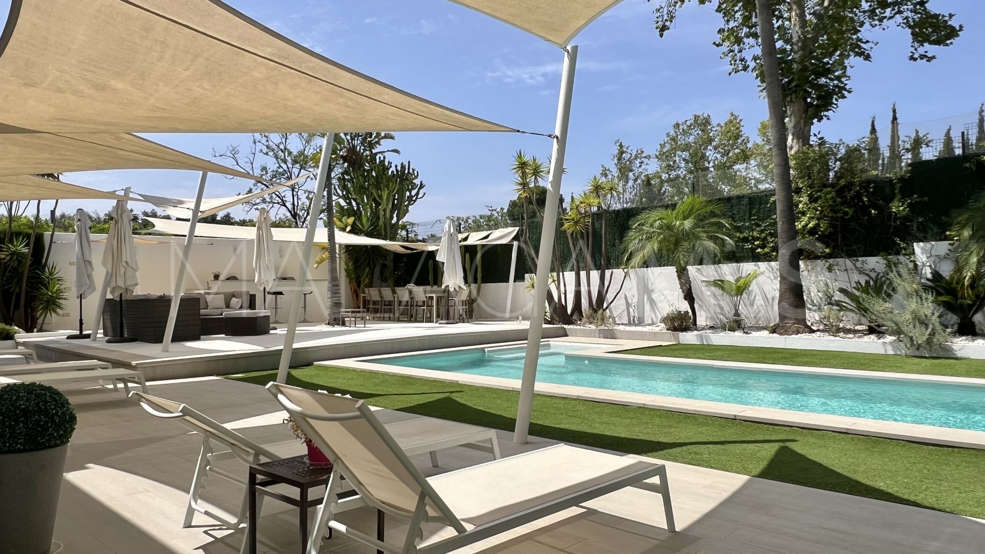 Villa for sale in Guadalmina Alta