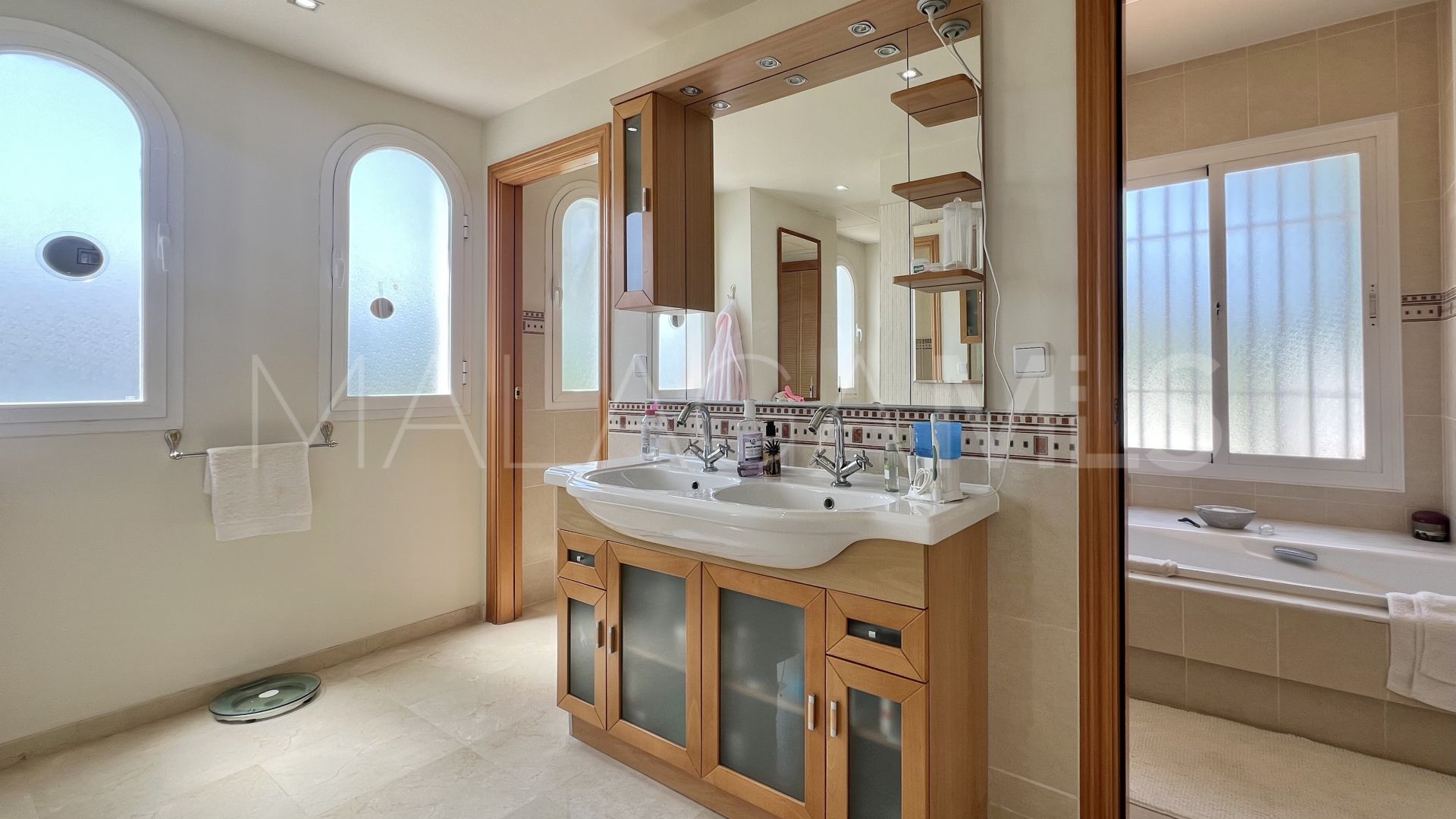 Villa for sale in Guadalmina Alta