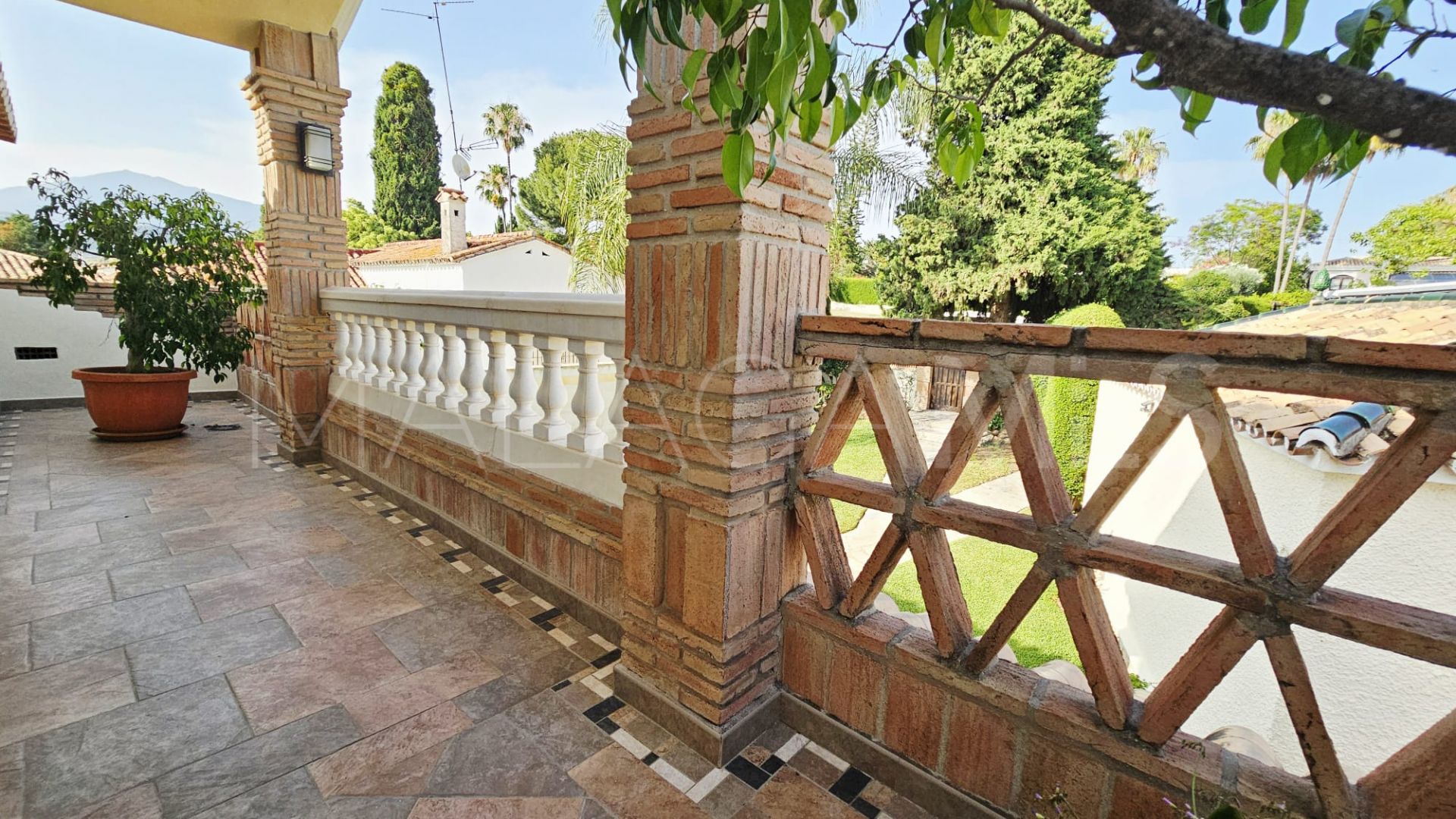 Villa for sale in Guadalmina Alta