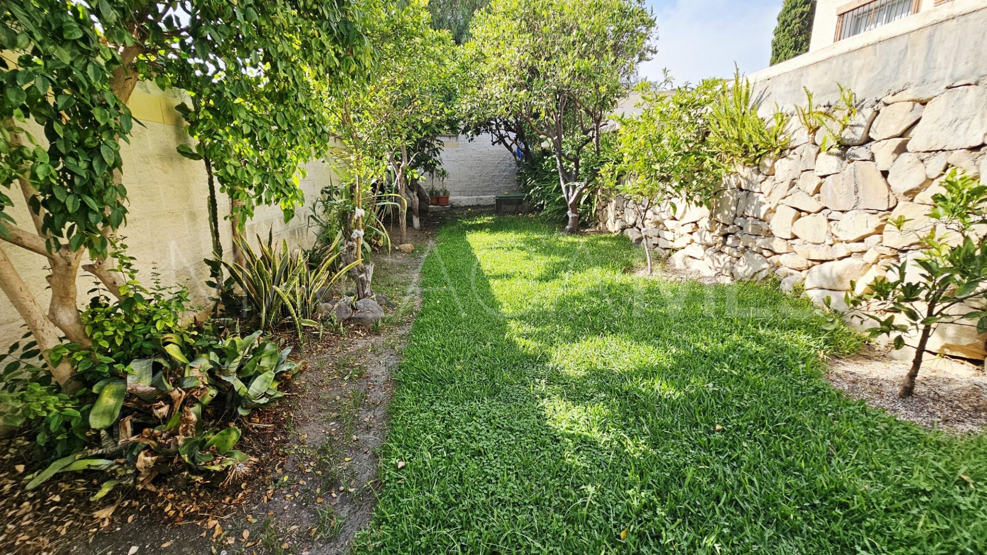 Villa for sale in Guadalmina Alta
