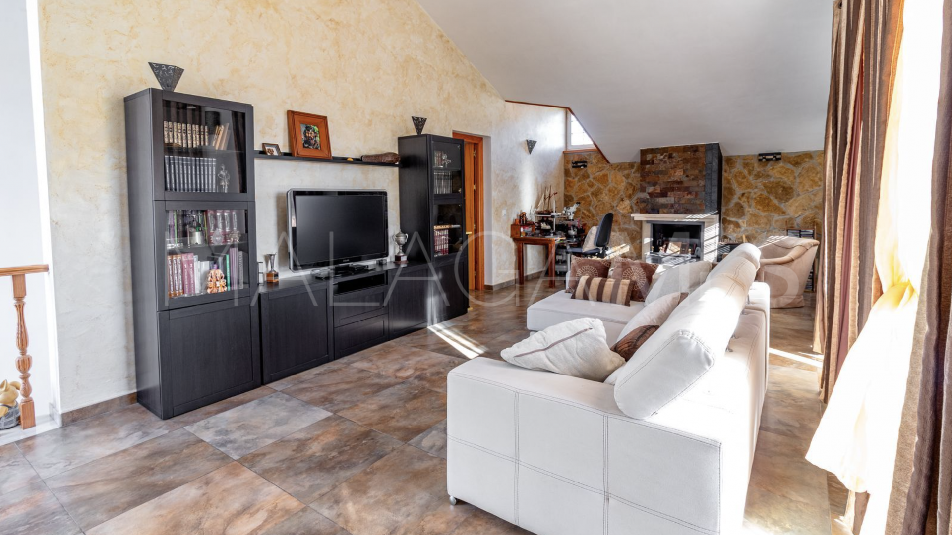 Buy villa in Guadalmina Alta