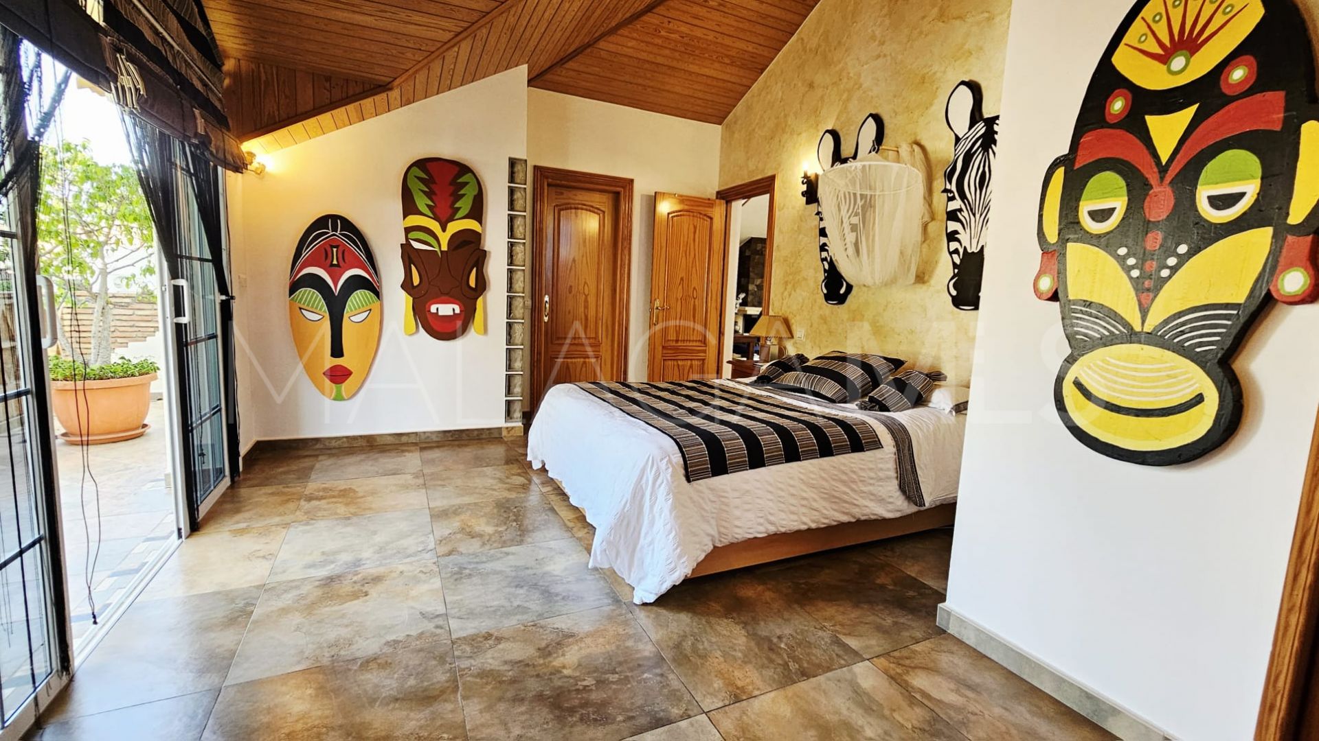 Villa for sale in Guadalmina Alta