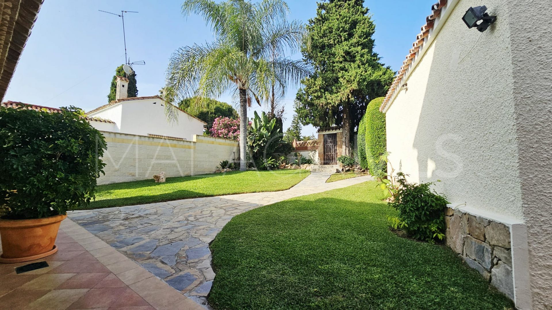 Villa for sale in Guadalmina Alta