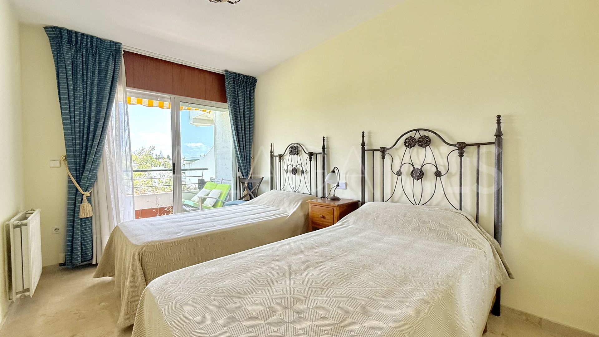 Zweistöckiges penthouse for sale in Campos de Guadalmina