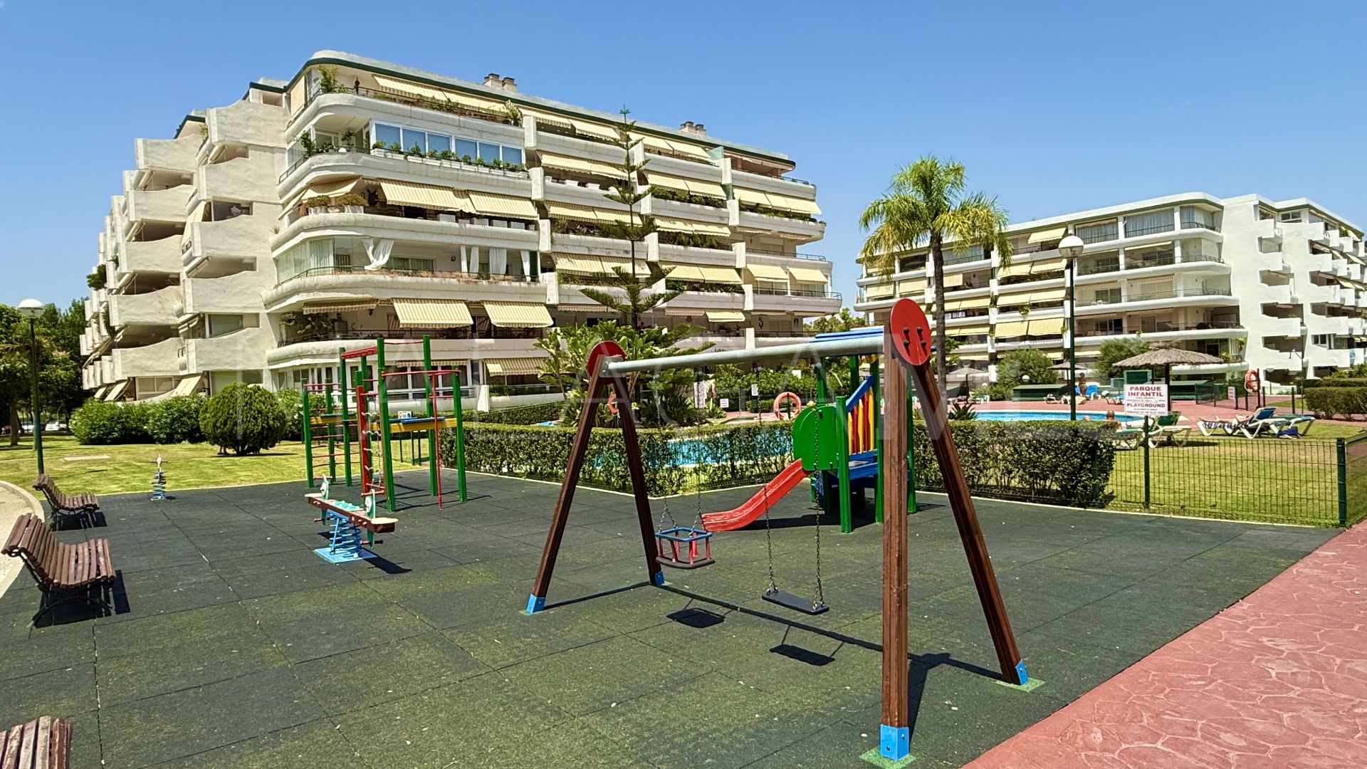 Zweistöckiges penthouse for sale in Campos de Guadalmina
