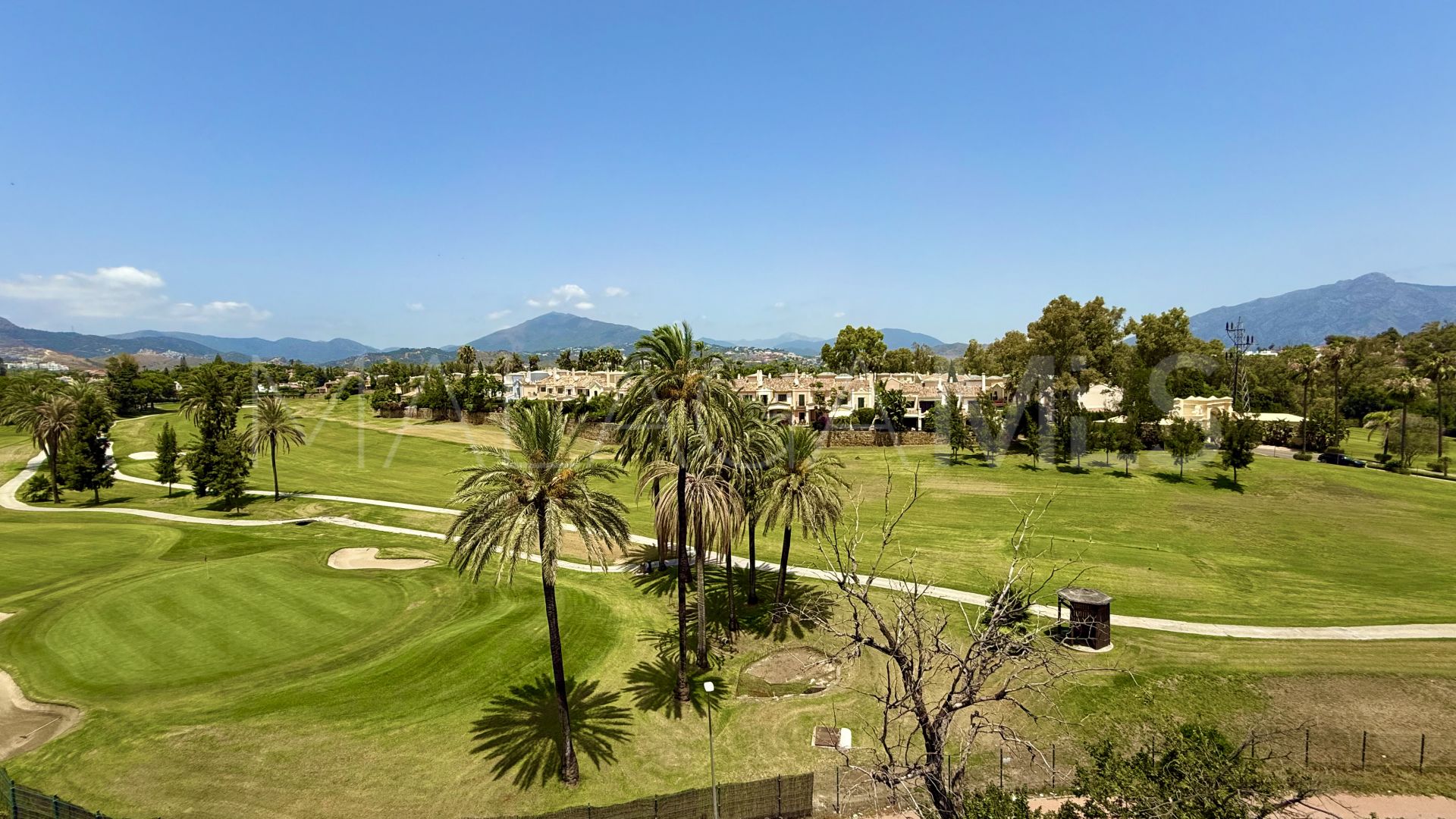 Zweistöckiges penthouse for sale in Campos de Guadalmina