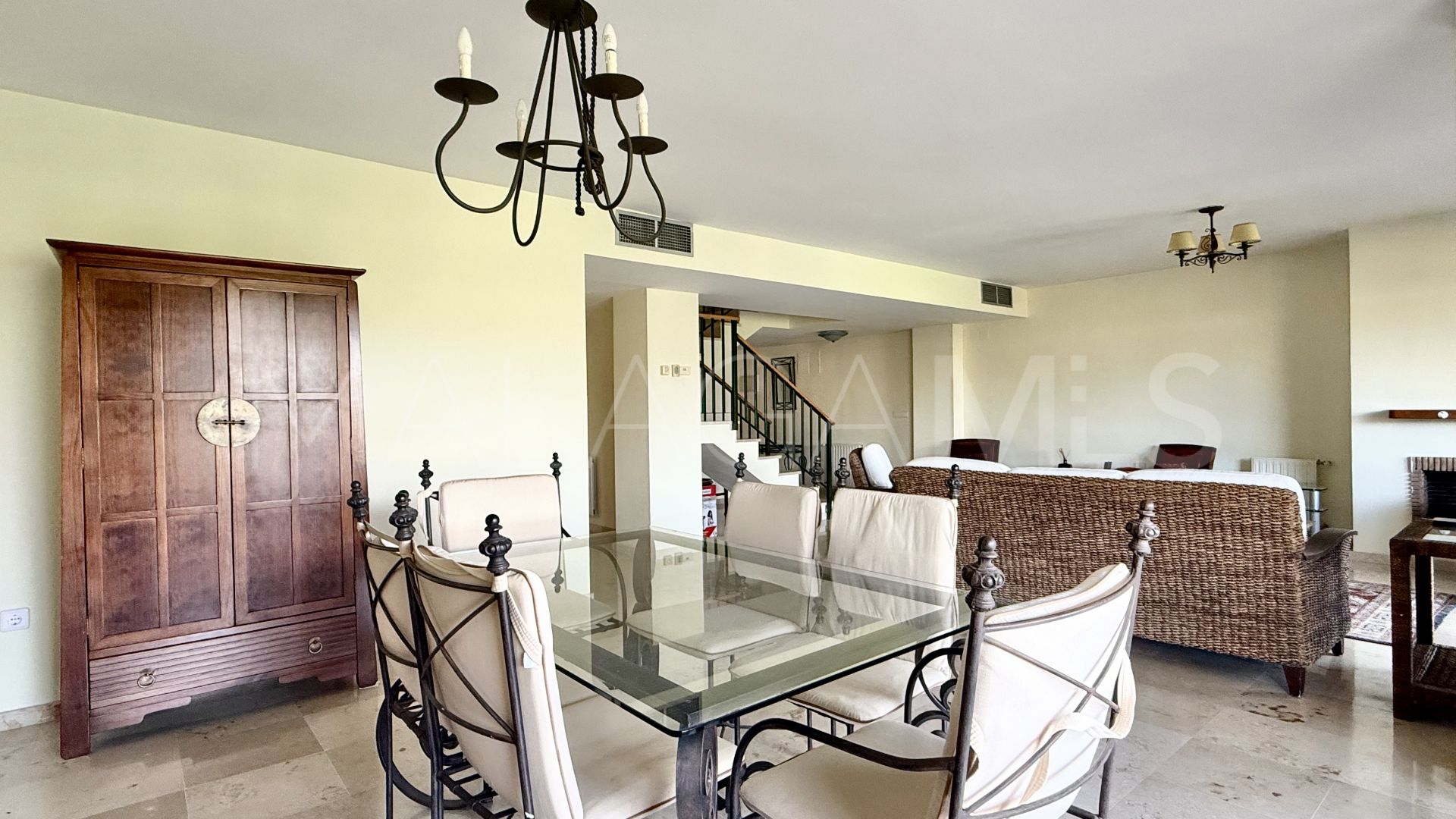 Zweistöckiges penthouse for sale in Campos de Guadalmina