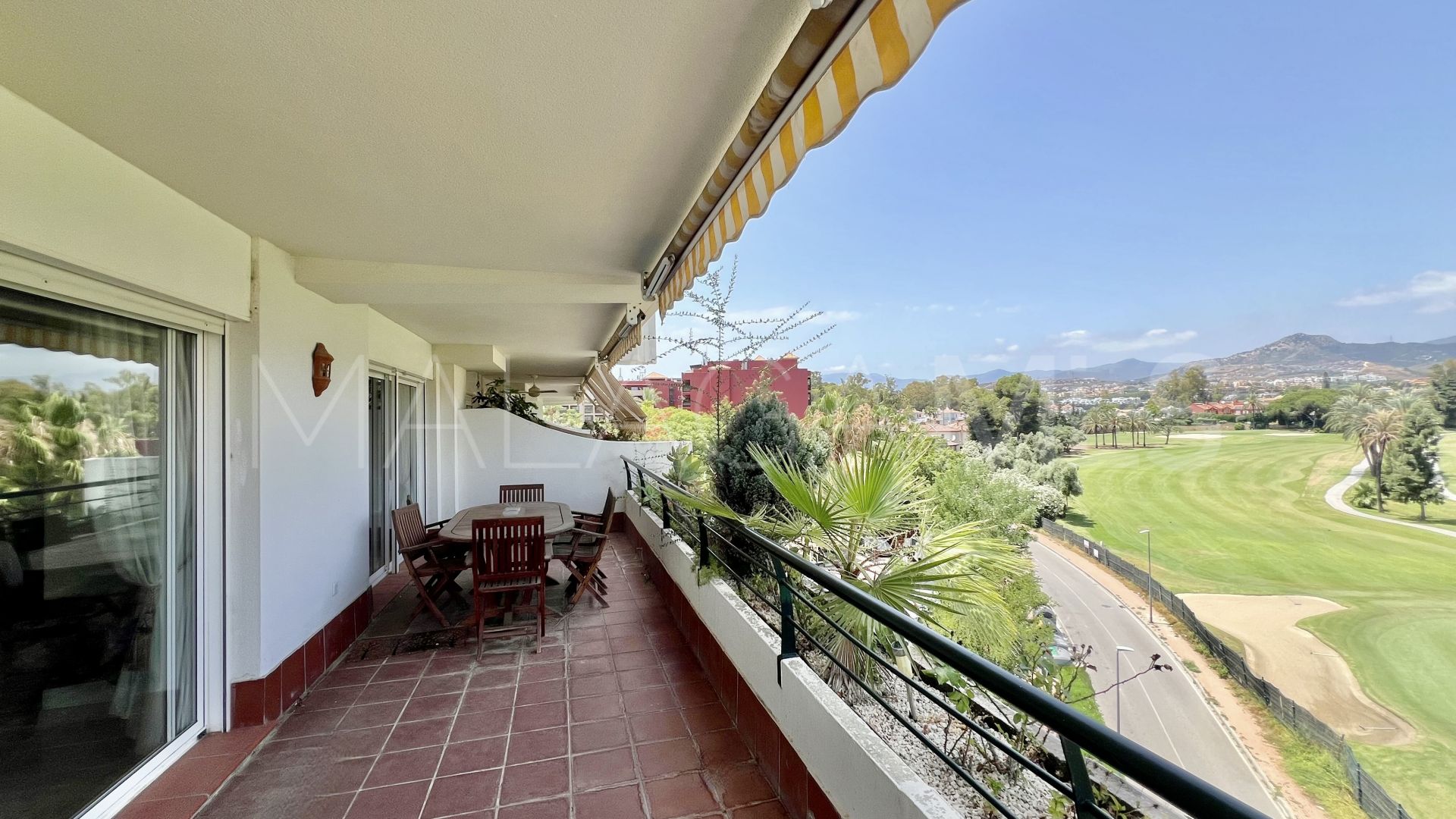 Zweistöckiges penthouse for sale in Campos de Guadalmina