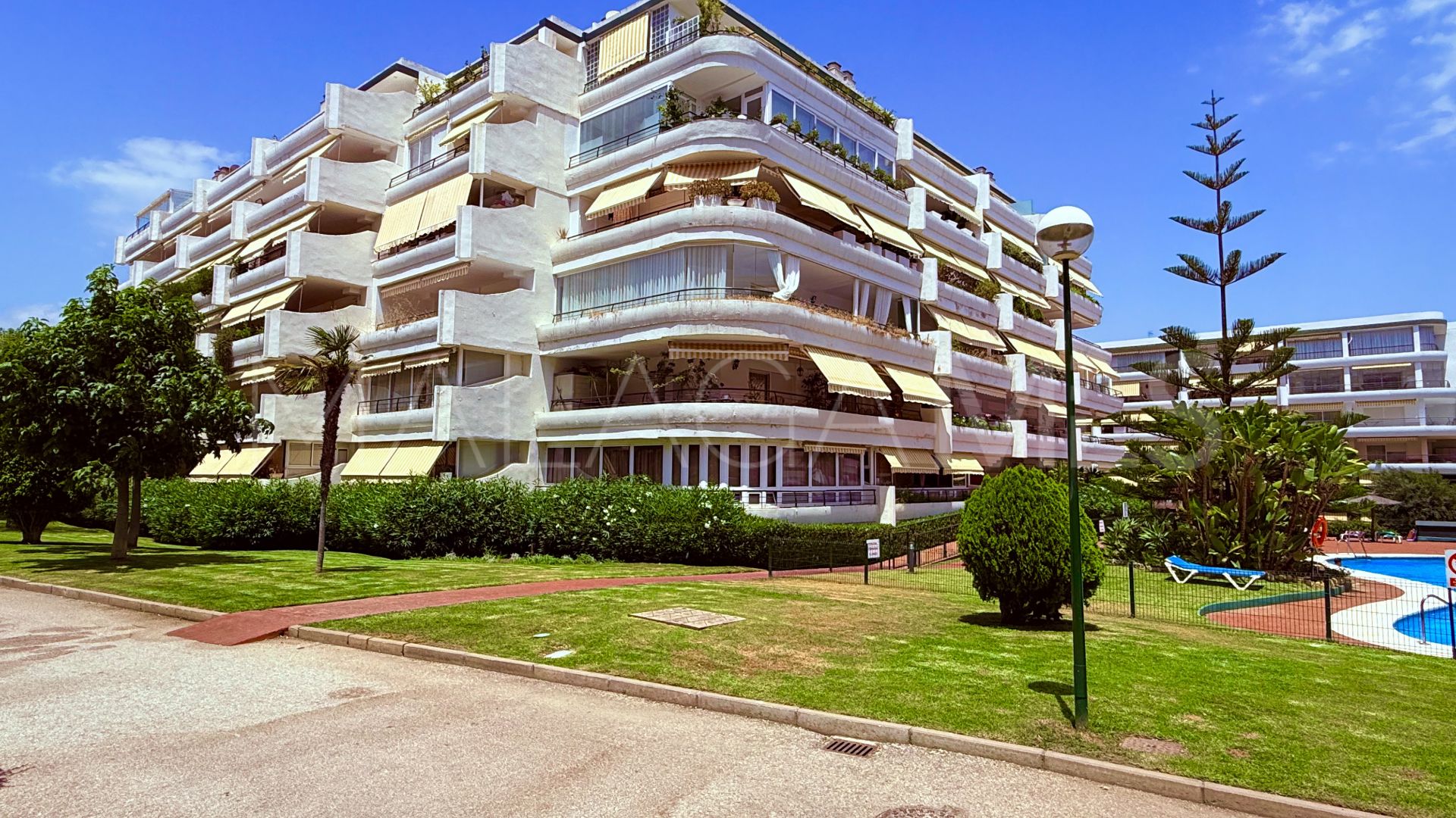 Zweistöckiges penthouse for sale in Campos de Guadalmina