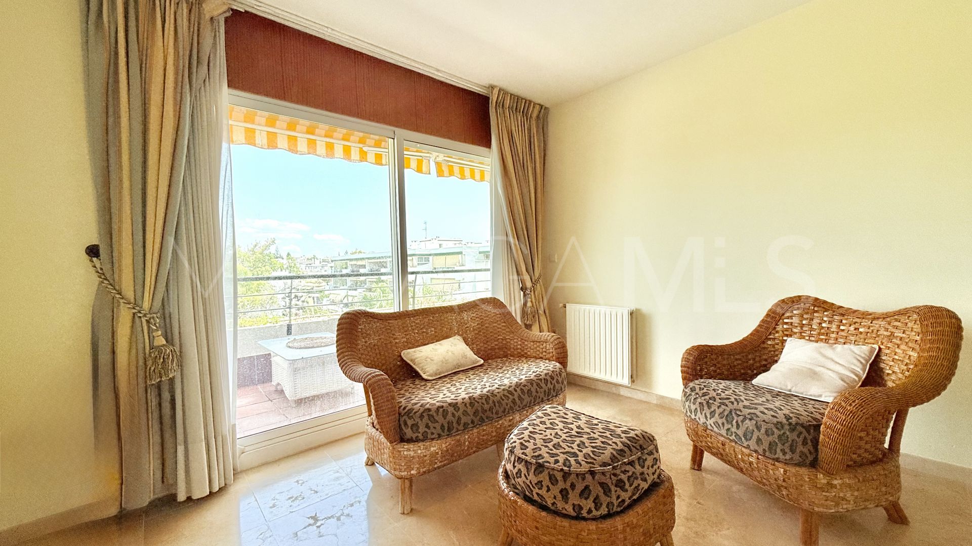 Zweistöckiges penthouse for sale in Campos de Guadalmina