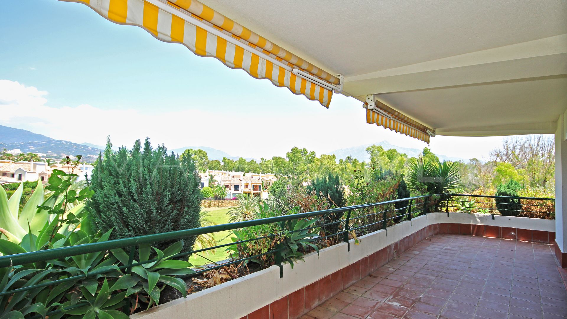 Campos de Guadalmina 4 bedrooms duplex penthouse for sale