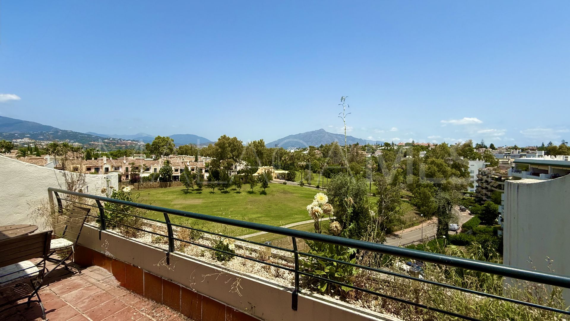 Zweistöckiges penthouse for sale in Campos de Guadalmina