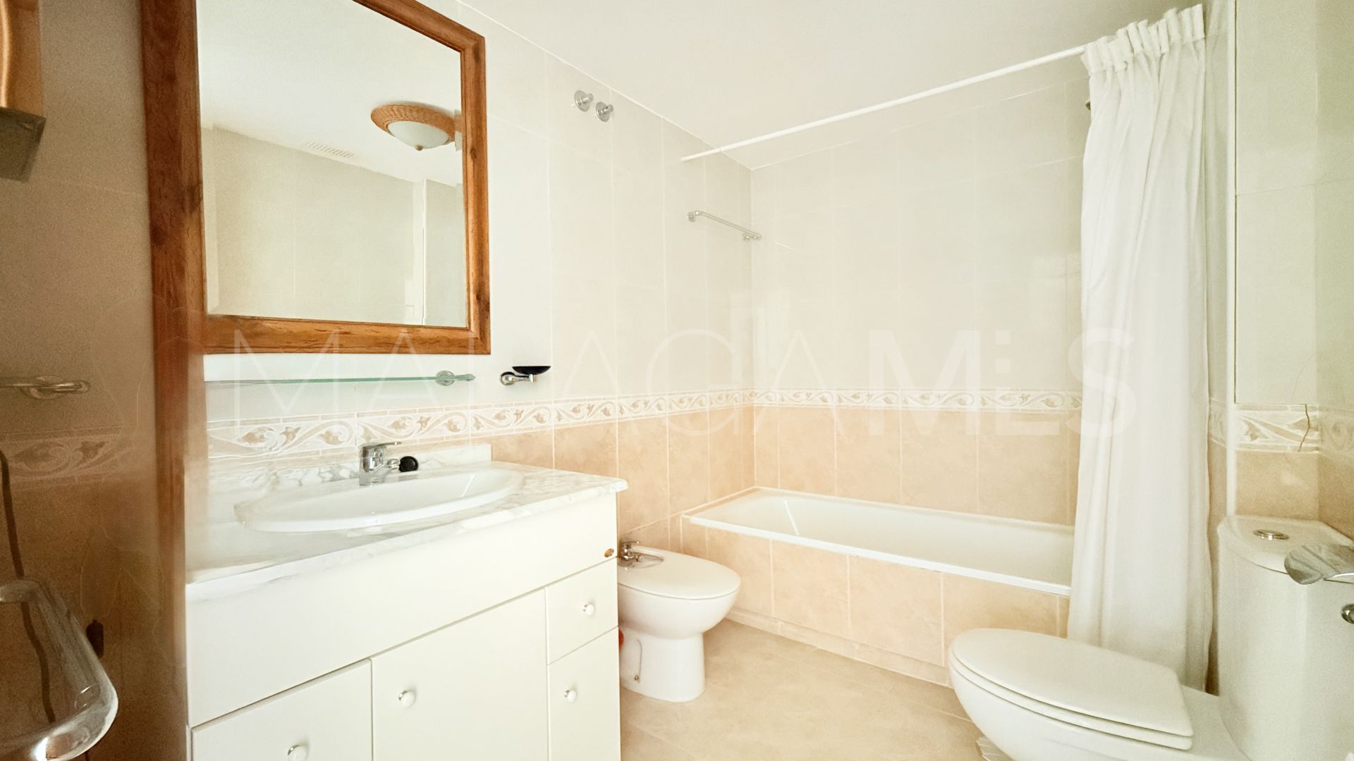 Zweistöckiges penthouse for sale in Campos de Guadalmina